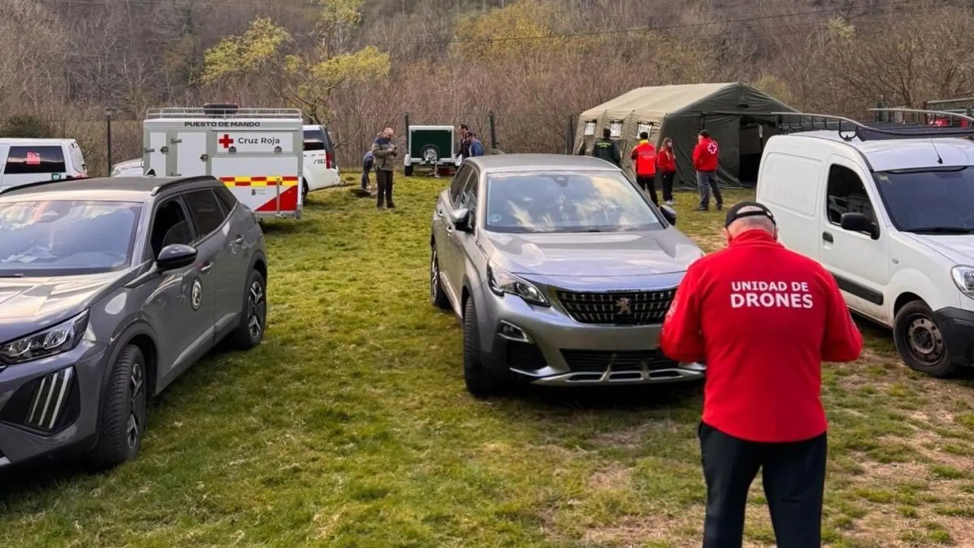 
         La Guardia Civil y los servicios de emergencia buscan a un senderista bilbaíno desaparecido en Arredondo desde el sábado 
    
