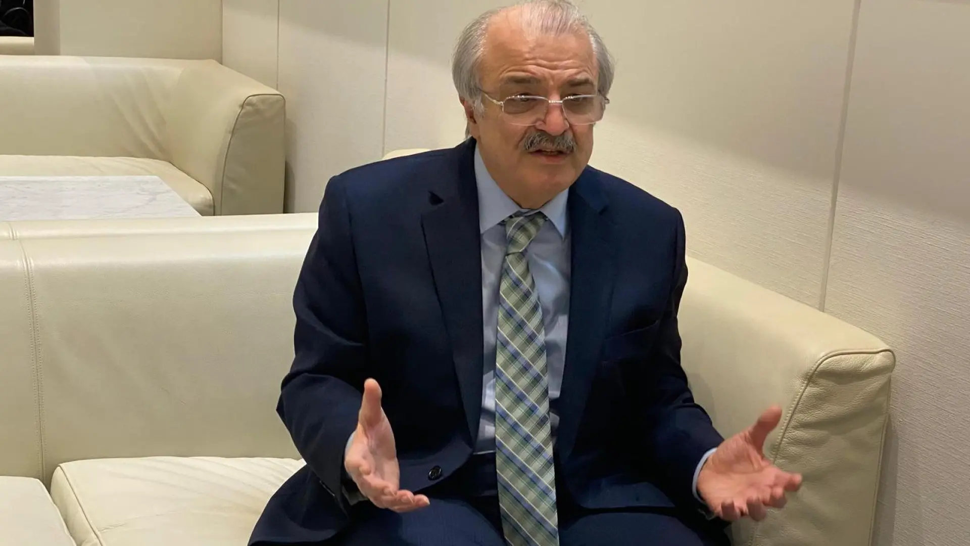 
         Mohammad Mohaddessin, opositor iraní: "Decir 'No a la guerra' es buen eslogan, pero Europa debe apoyar el cambio de régimen" 
    