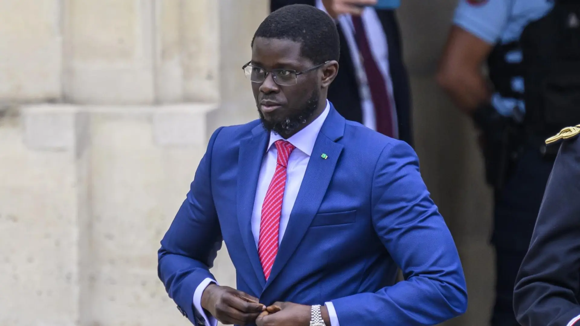 Así son las historias de amor de Bassirou Diomaye Faye, presidente de Senegal, y sus dos esposas