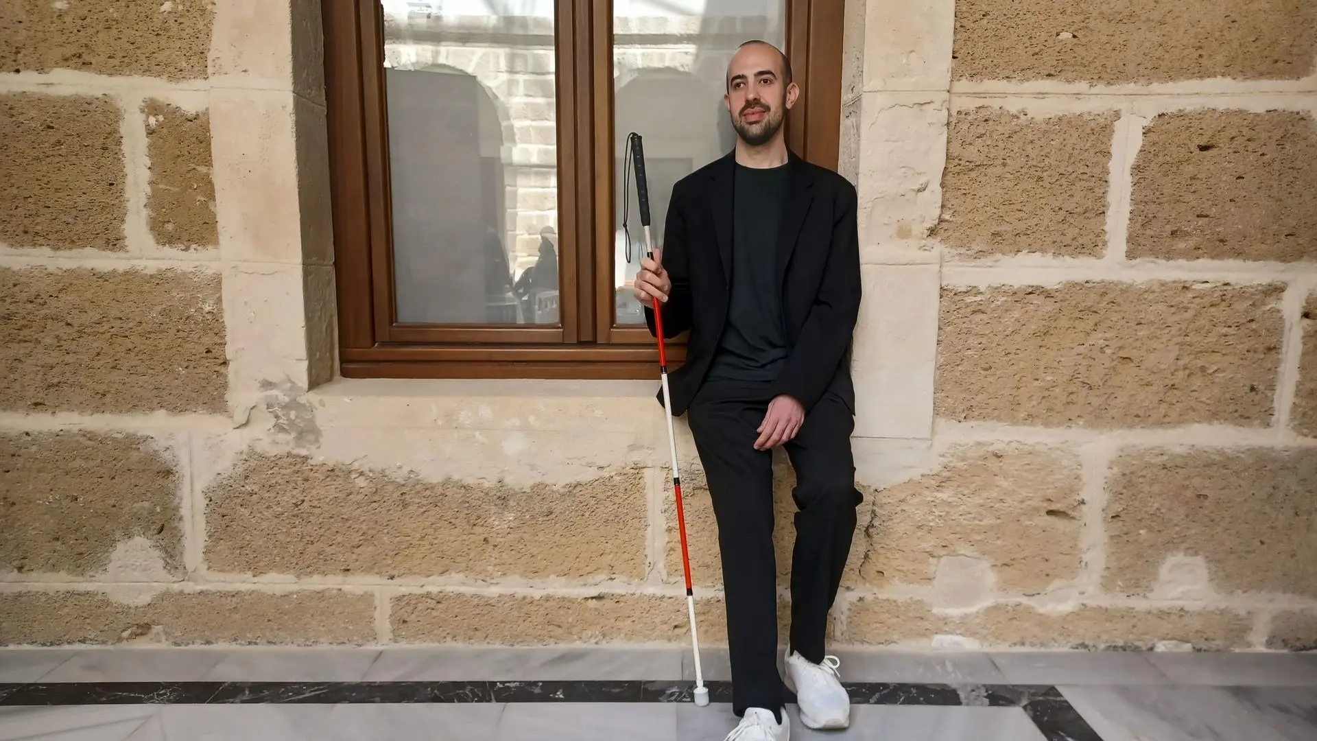 
         Javier García Pajares, el sordociego que reivindica que la diversidad: "Es un tesoros, y yo soy feliz porque mi entorno es inclusivo" 
    