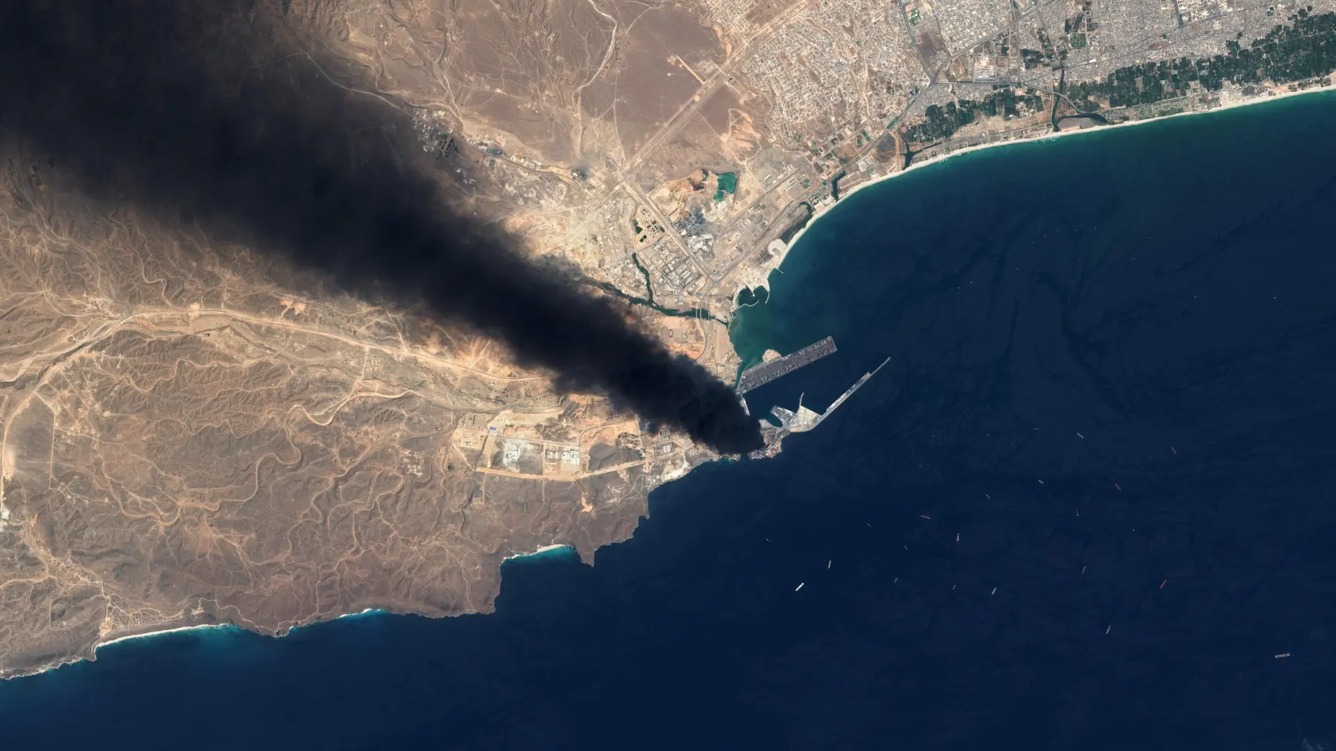 Petróleo y oro, las dos caras en los mercados tras la decisión de Trump de extender su ultimátum a Irán