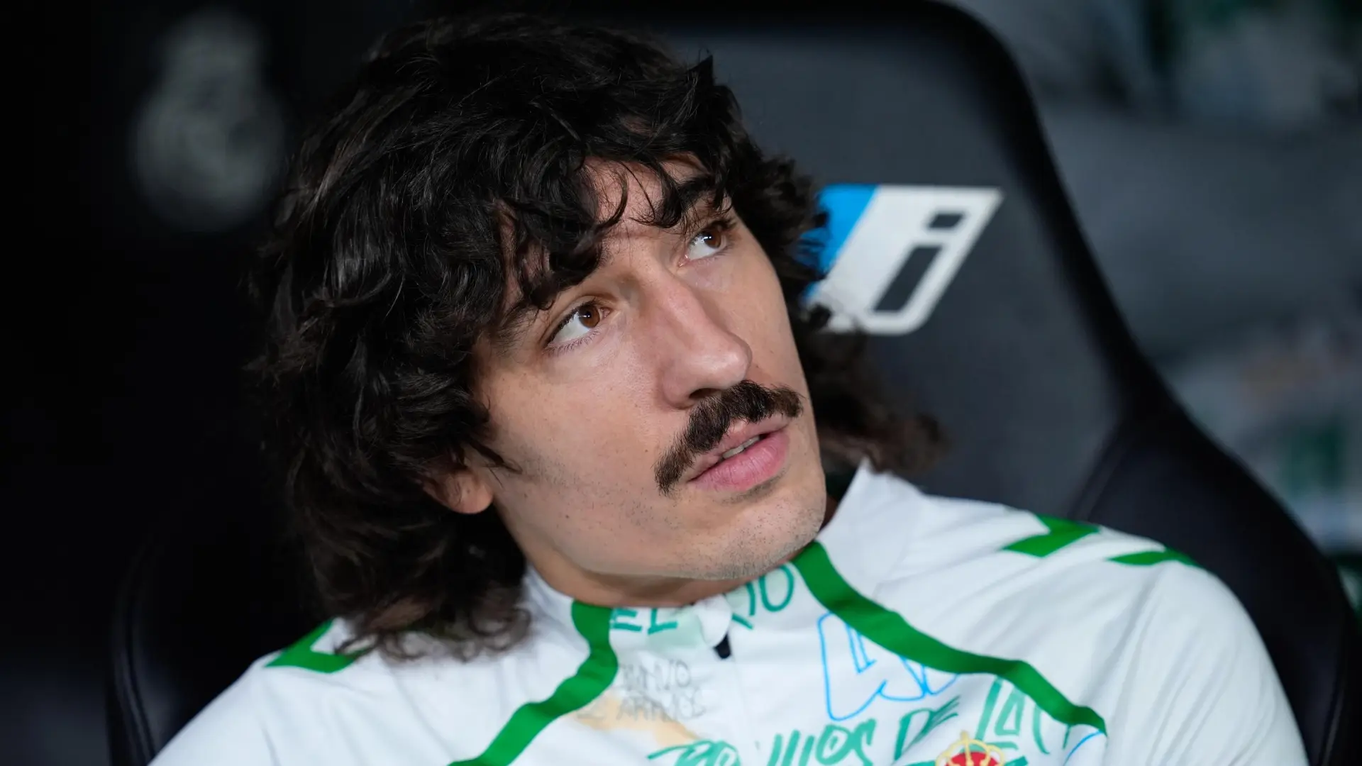 
         Héctor Bellerín, sobre la homofobia en el fútbol: "Estoy siendo abanderado de una causa que no es mía" 
    