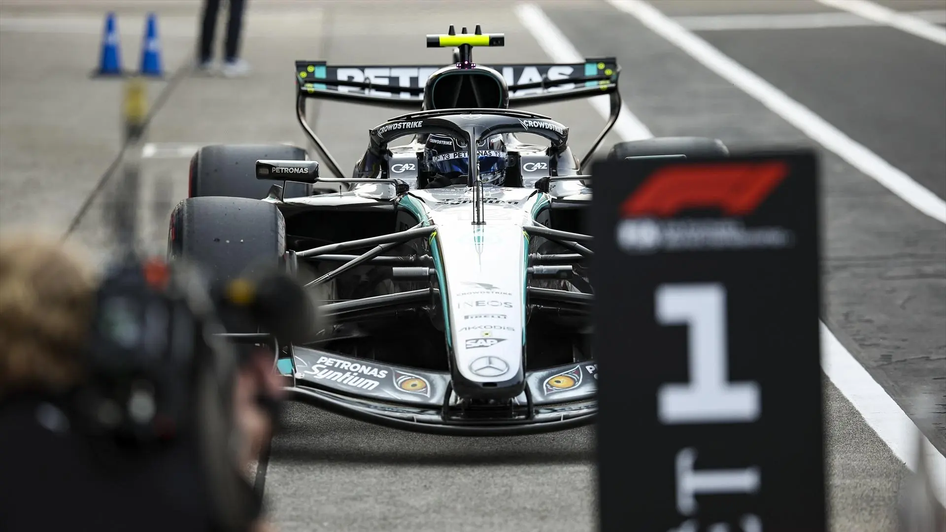 Antonelli Wins Japanese GP 2026: Sainz & Alonso Struggle | F1 Results