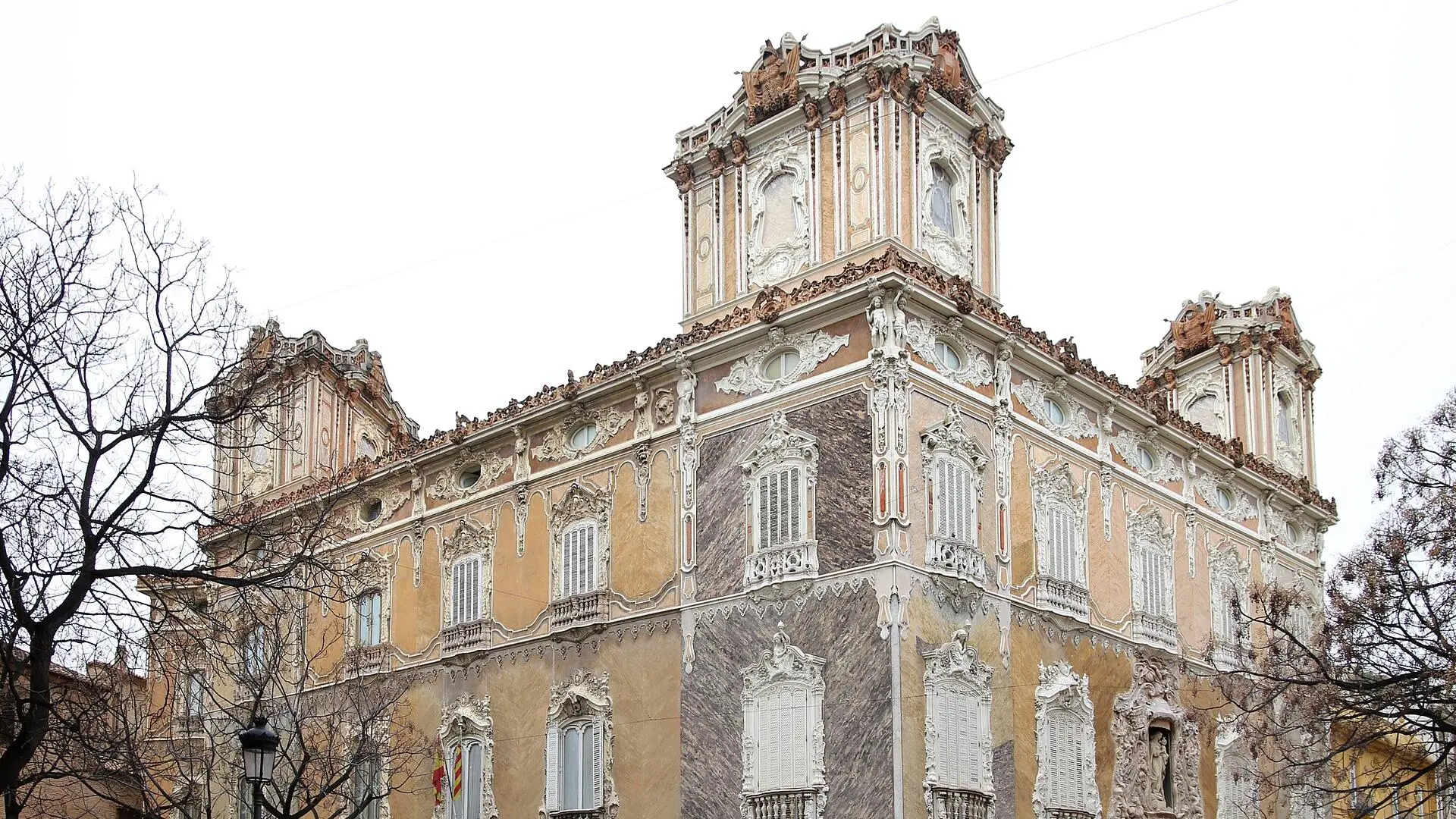 El espectacular palacio rococó en el corazón de Valencia que cada vez está descubriendo más gente