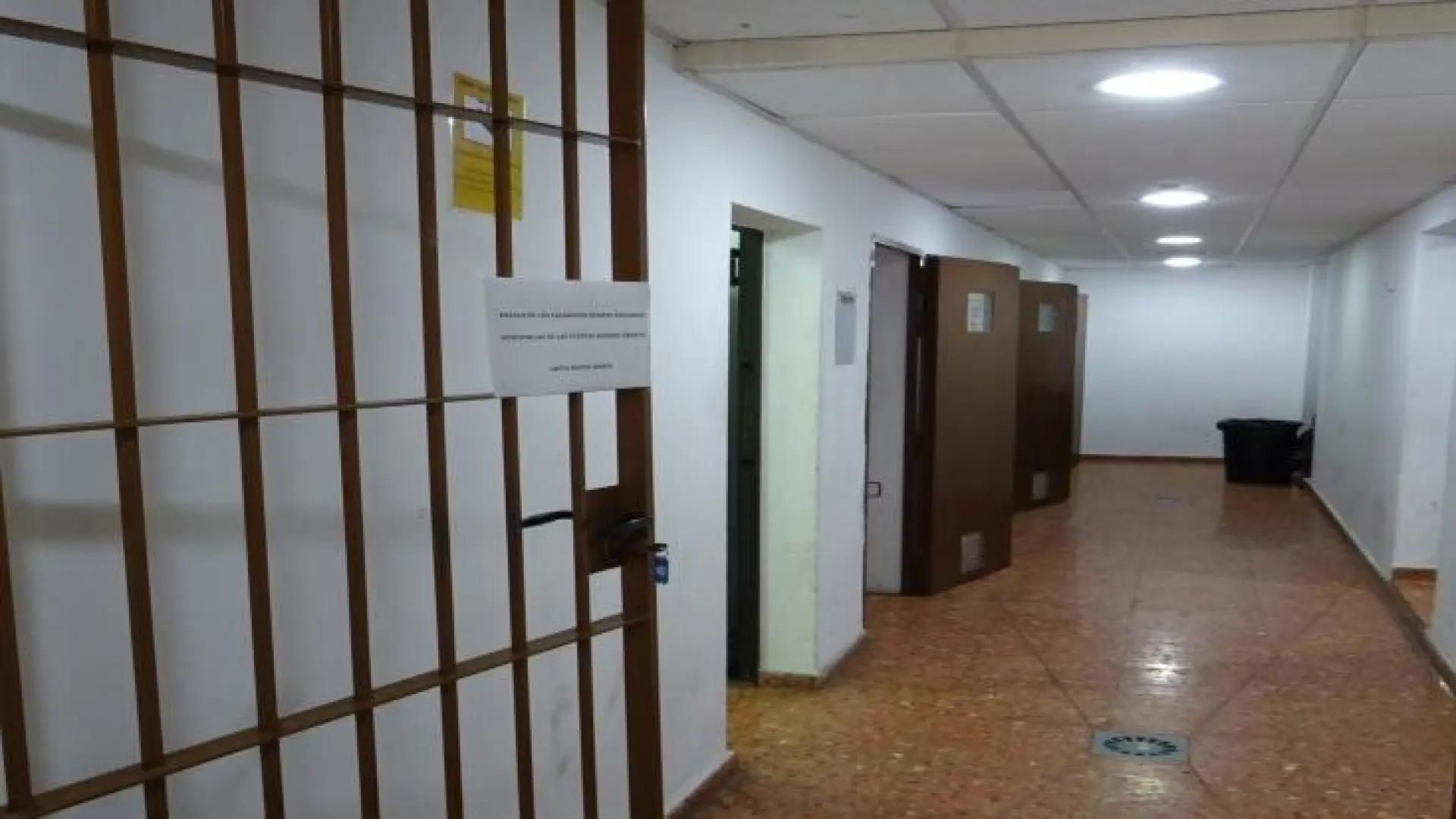 Condenan a cuatro años un guardia civil y a su amigo por vender cocaína en la Comandancia de Melilla