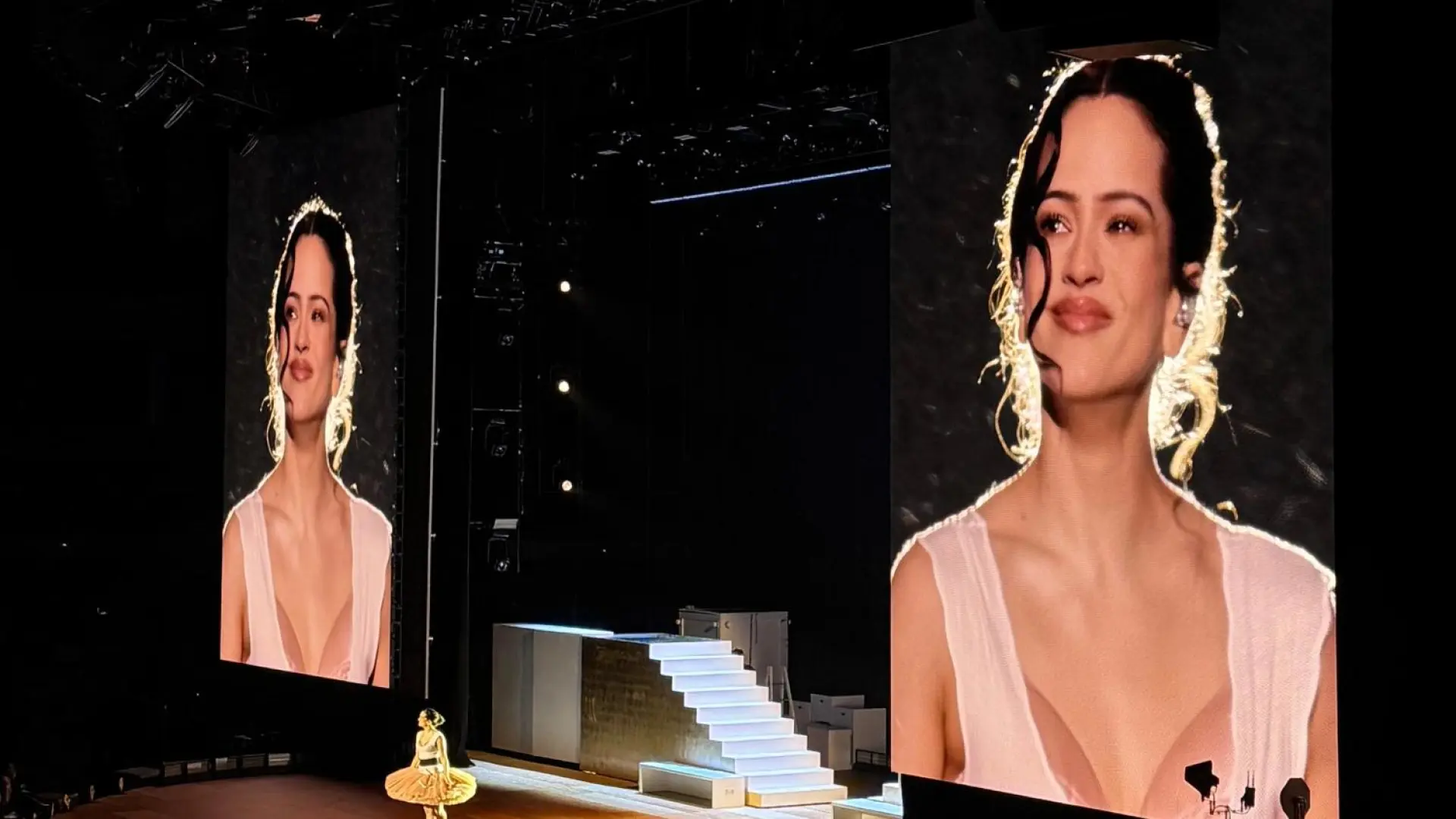 Rosalía cierra con 'Lux' su particular Semana Santa en Madrid tras cuatro noches de bendiciones