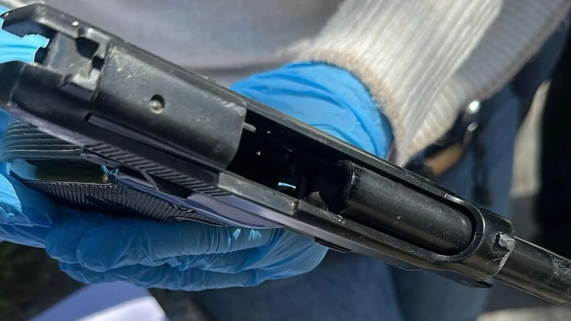 Cuatro detenidos en el barrio de Hortaleza por hacerse pasar por policías y planear un robo violento