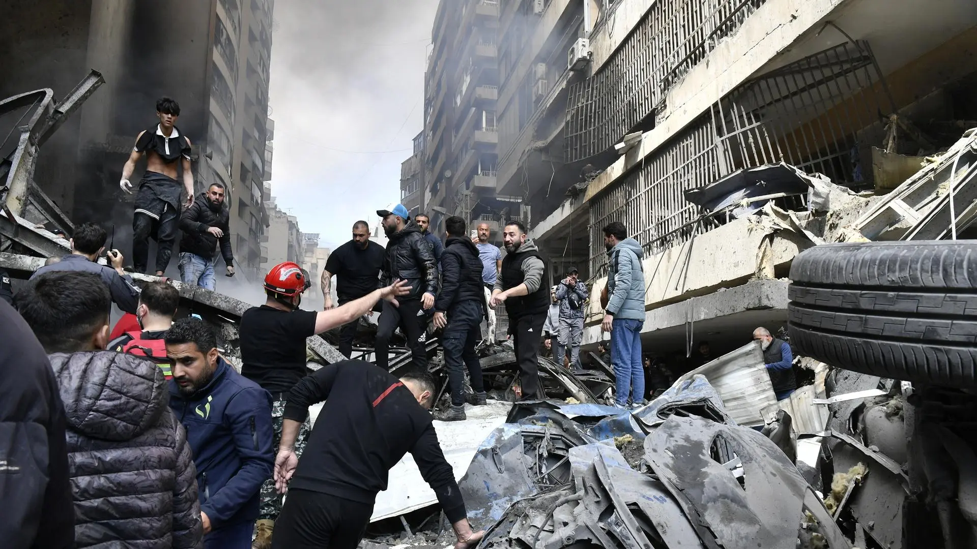 
         La masacre en Líbano y los recelos nucleares estrangulan una tregua nacida frágil por la "profunda desconfianza" entre EE UU e Irán 
    