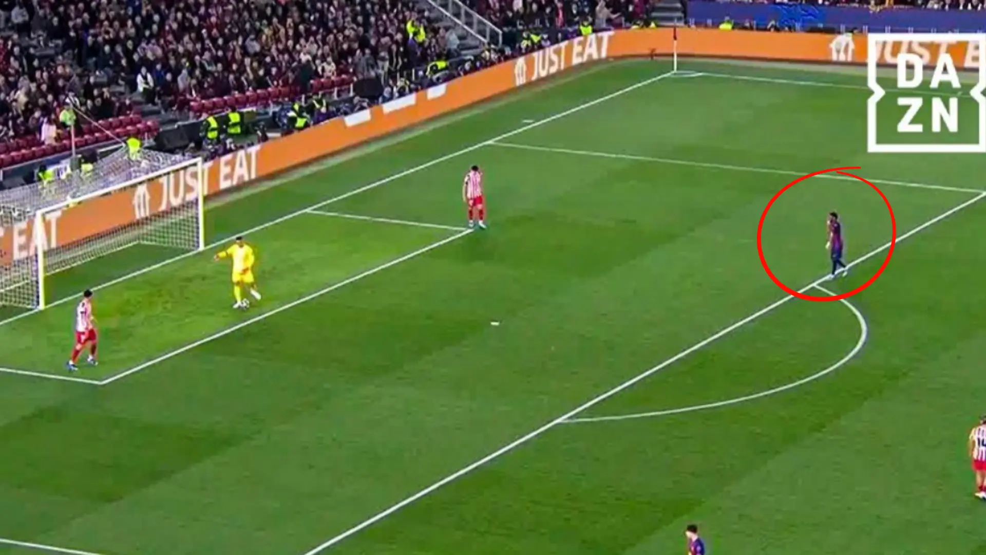 
         El detalle que ha pasado desapercibido durante la polémica del Barça - Atleti: ¿invalida Lamine Yamal la posible mano de Pubill? 
    