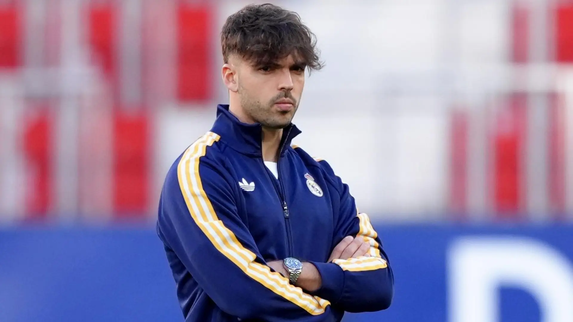 Enfado de Raúl Asencio con la prensa por querer enfrentarle a Arbeloa