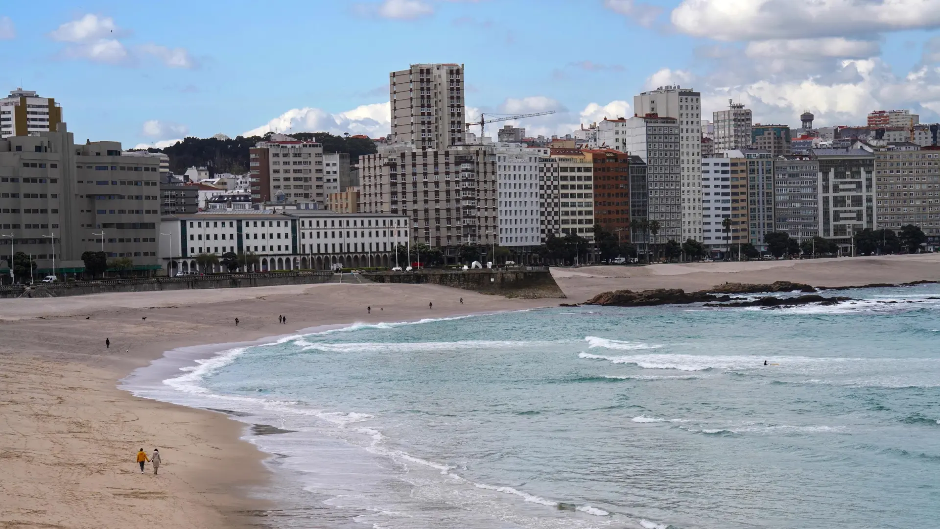 
         Los cambios de regulación, la subida de los precios y un euro fuerte enfrían la compra de viviendas por extranjeros no residentes 
    