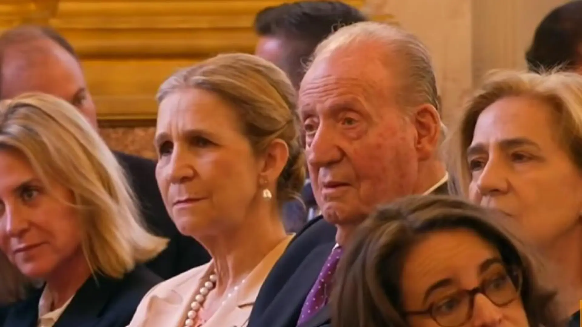 El rey Juan Carlos, premiado en Francia por sus memorias: 