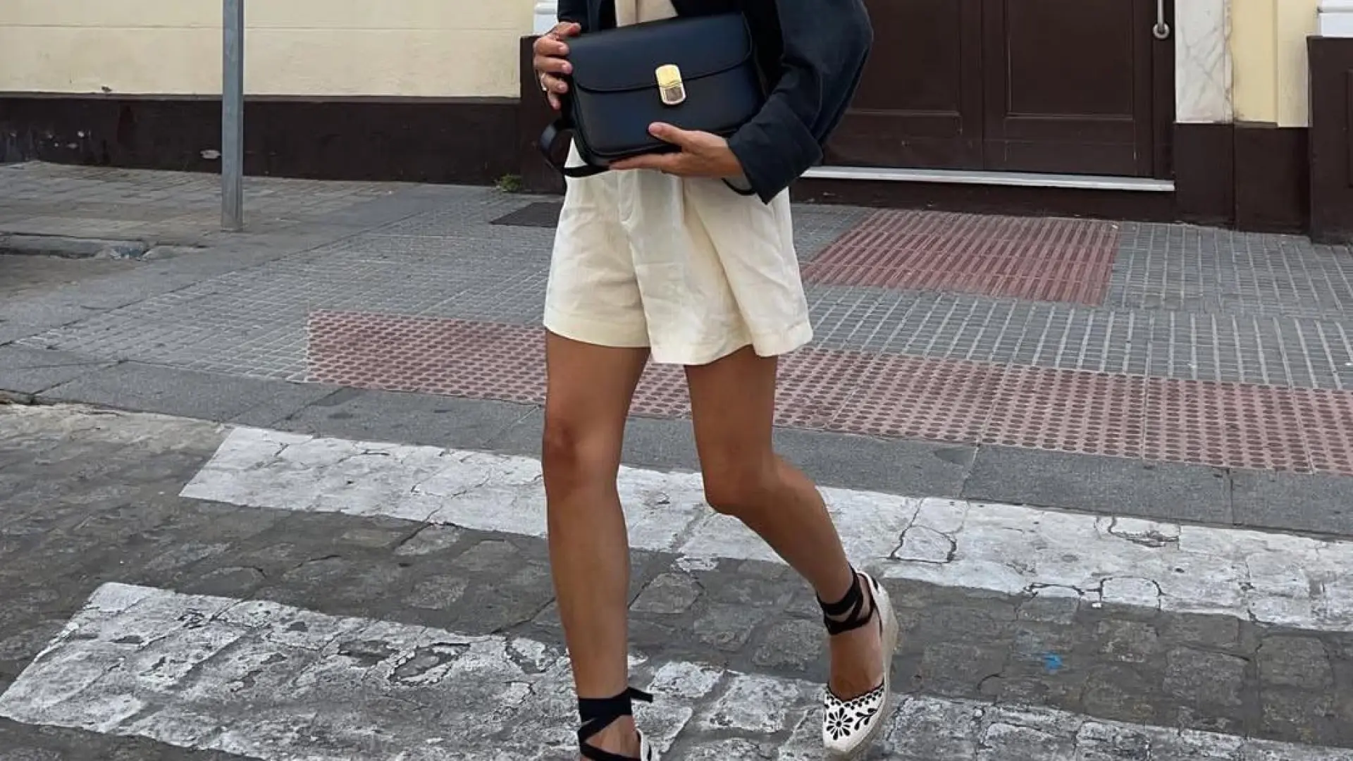 Acaban de llegar a Stradivarius las alpargatas de cuña que parecen de lujo y cuestan menos de 40 euros