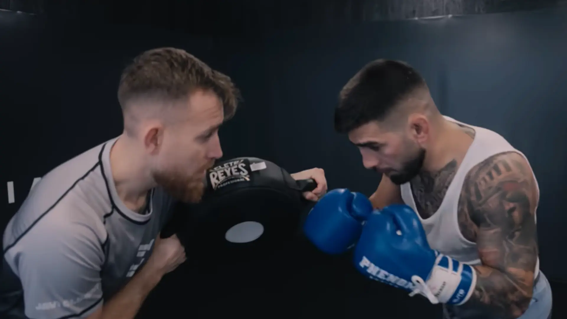 Ilia Topuria afila su boxeo antes de pelear con Gaethje: 