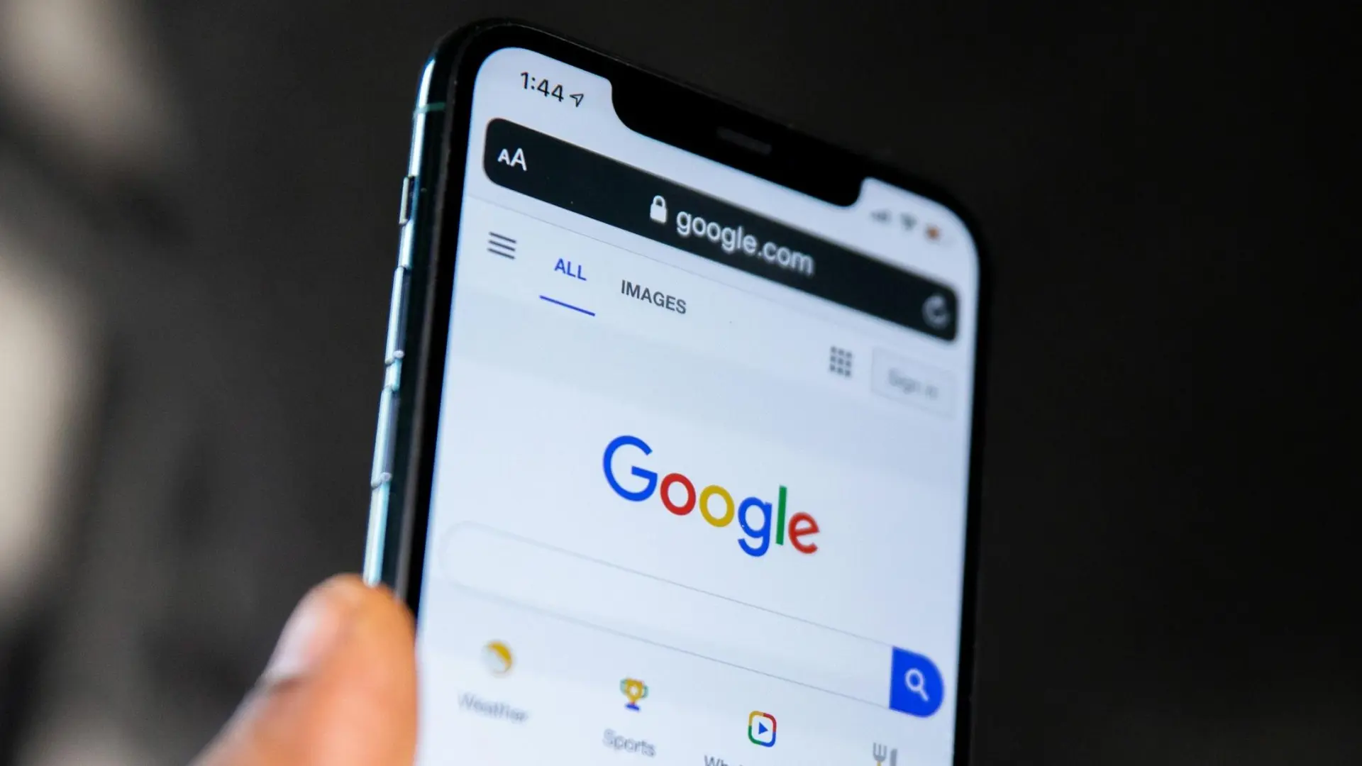 Google penalizará a las webs que usen el secuestro del botón de retroceso: qué es y cómo te afecta