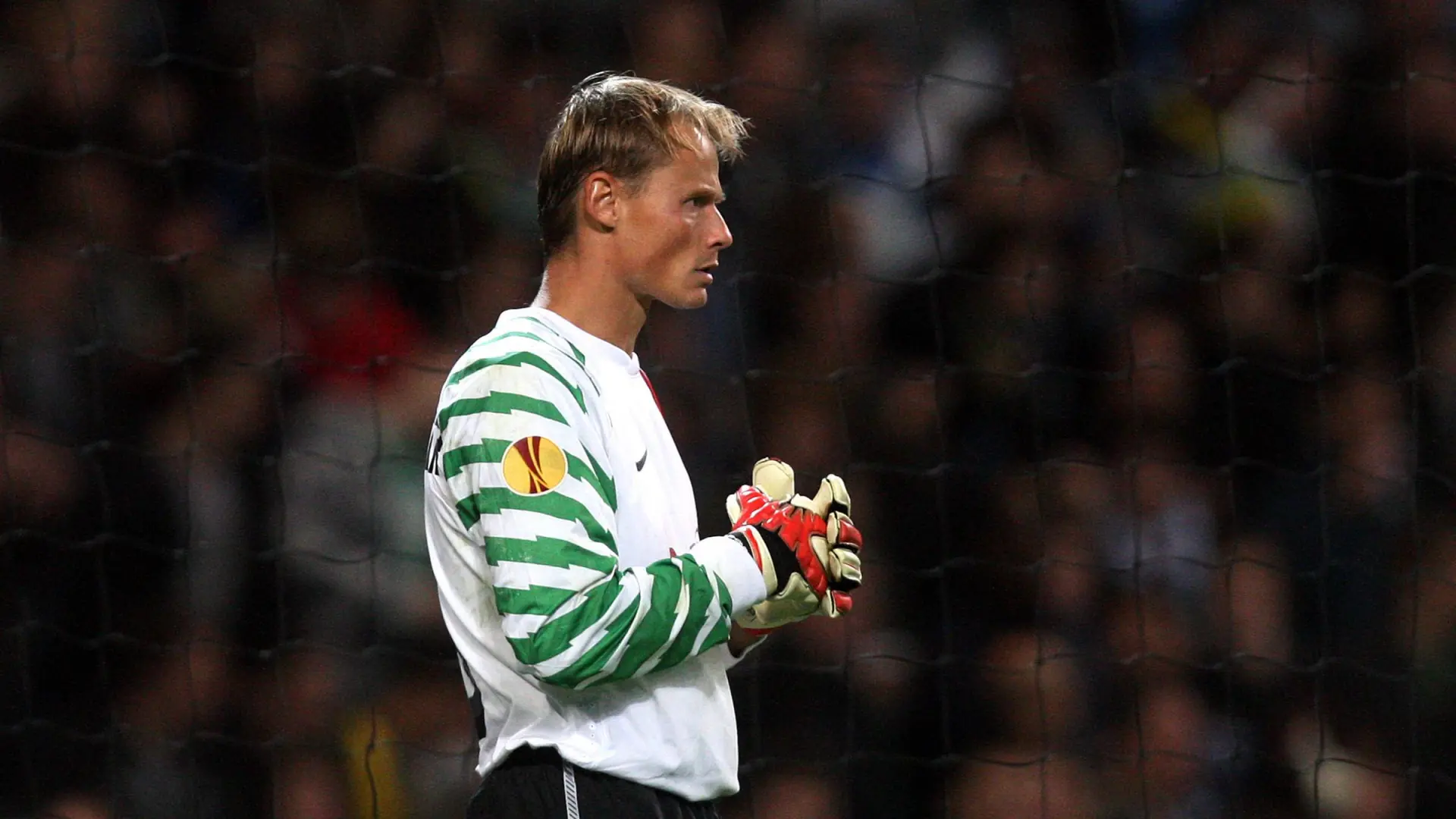 Muere el exfutbolista Alex Manninger en un accidente de tráfico: su coche fue arrollado por un tren