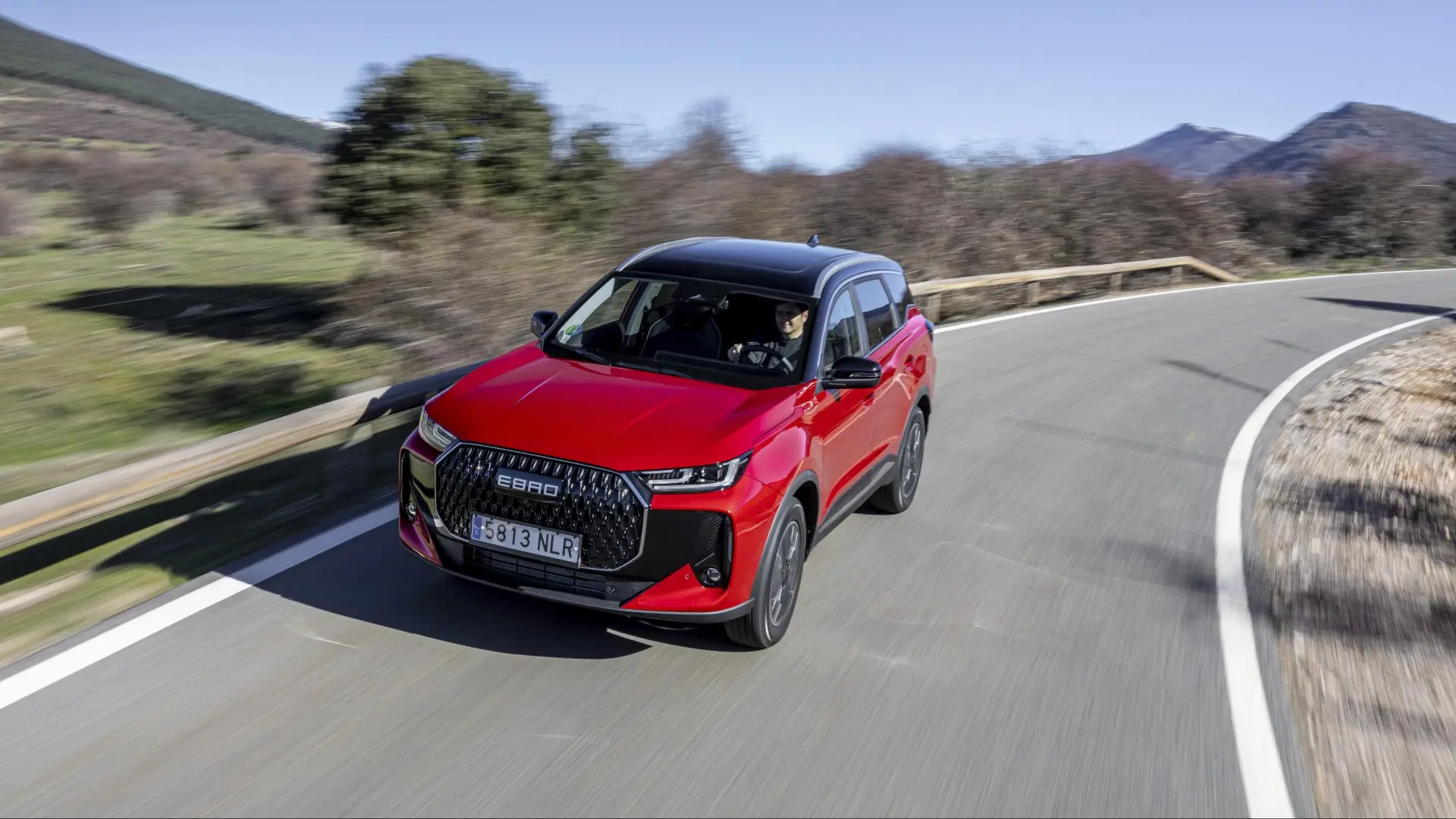 Al volante del nuevo Ebro s700 HEV: primeras impresiones de este SUV híbrido 'made in Spain'