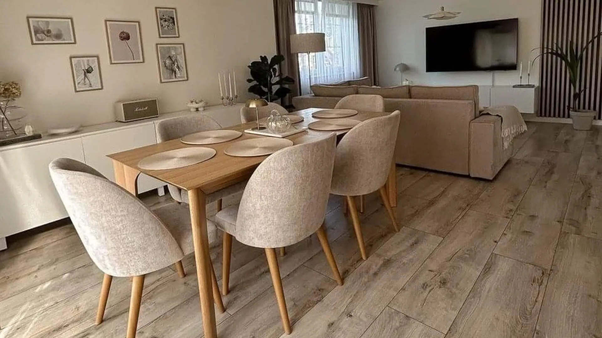 Adiós a las sillas blancas: la tendencia que hace que el comedor parezca más cálido y elegante