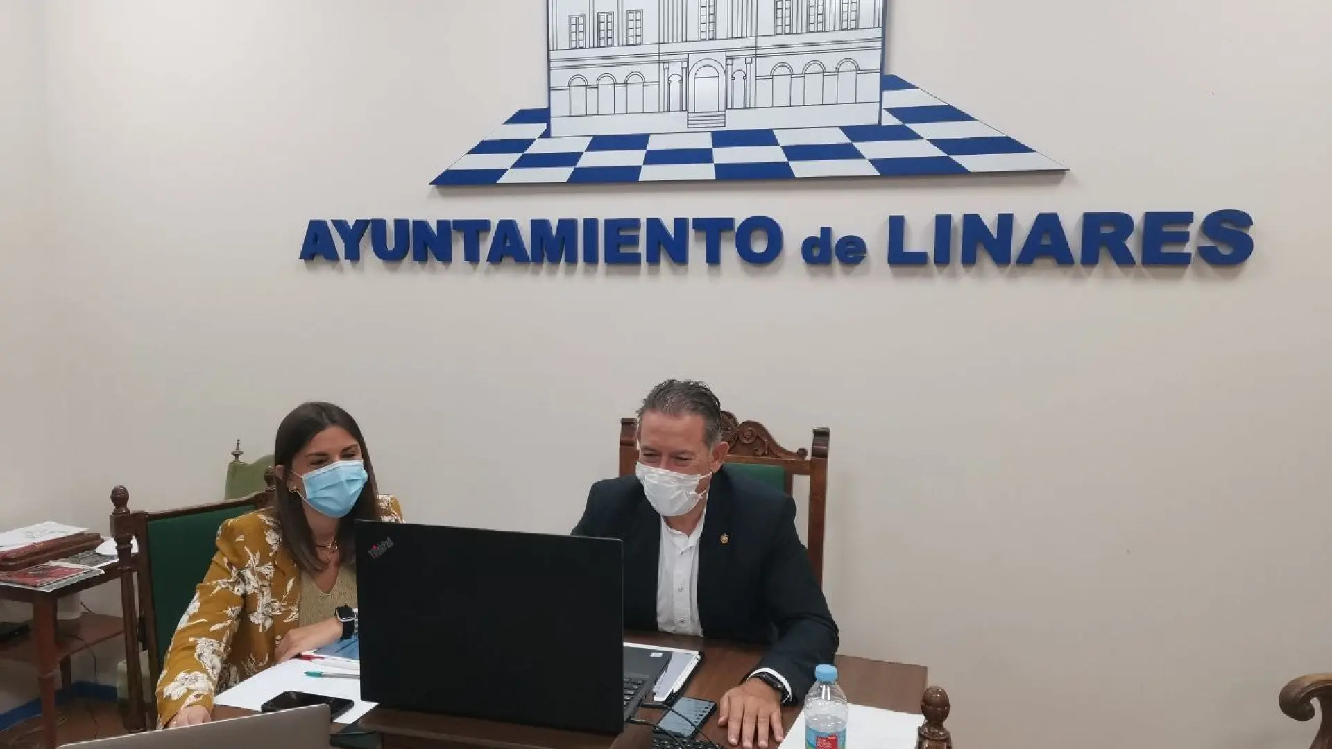 El alcalde de Linares aborda el futuro industrial de la ciudad con el