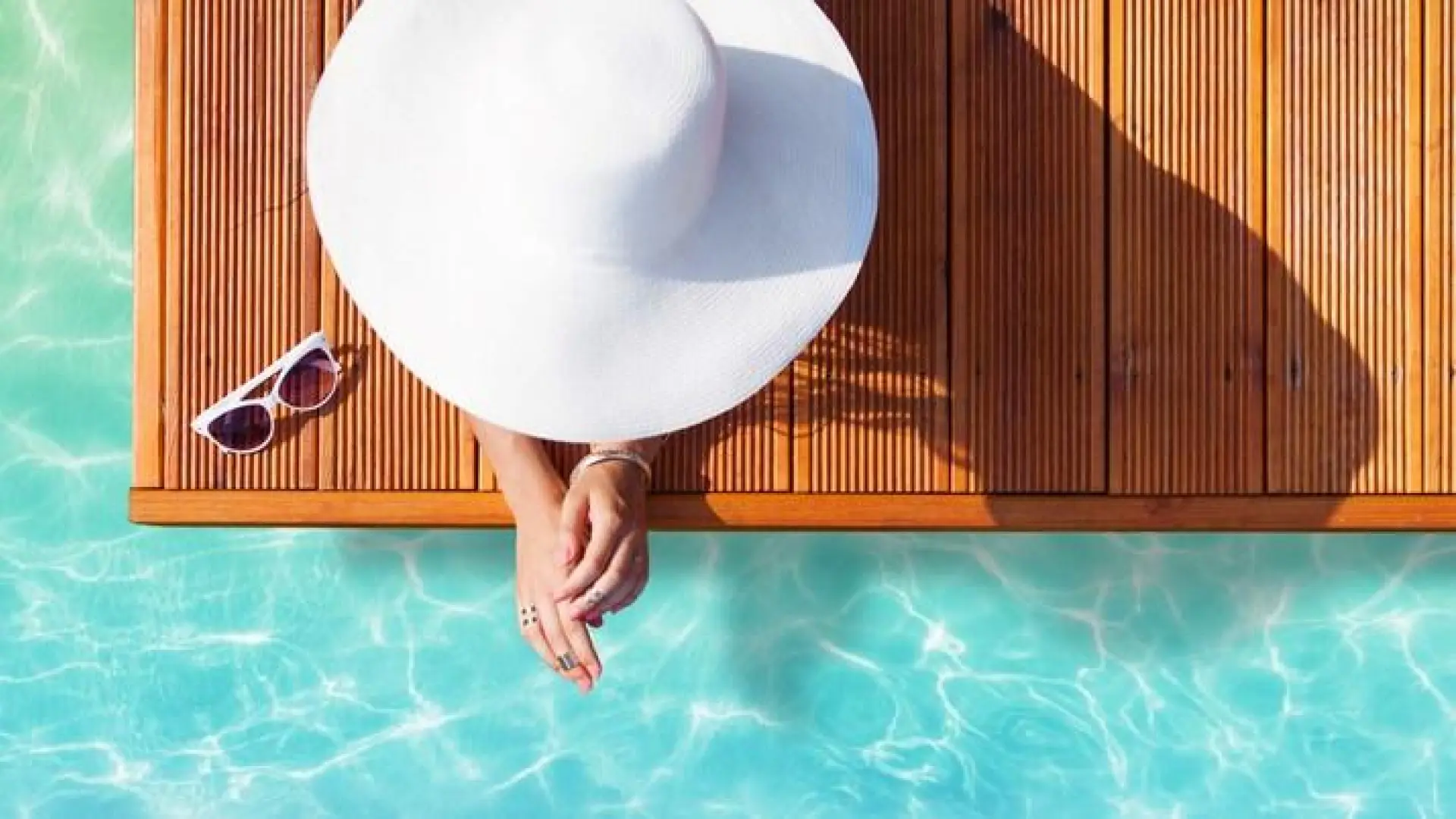 ¿Cómo proteger el pelo y el cuero cabelludo del sol?