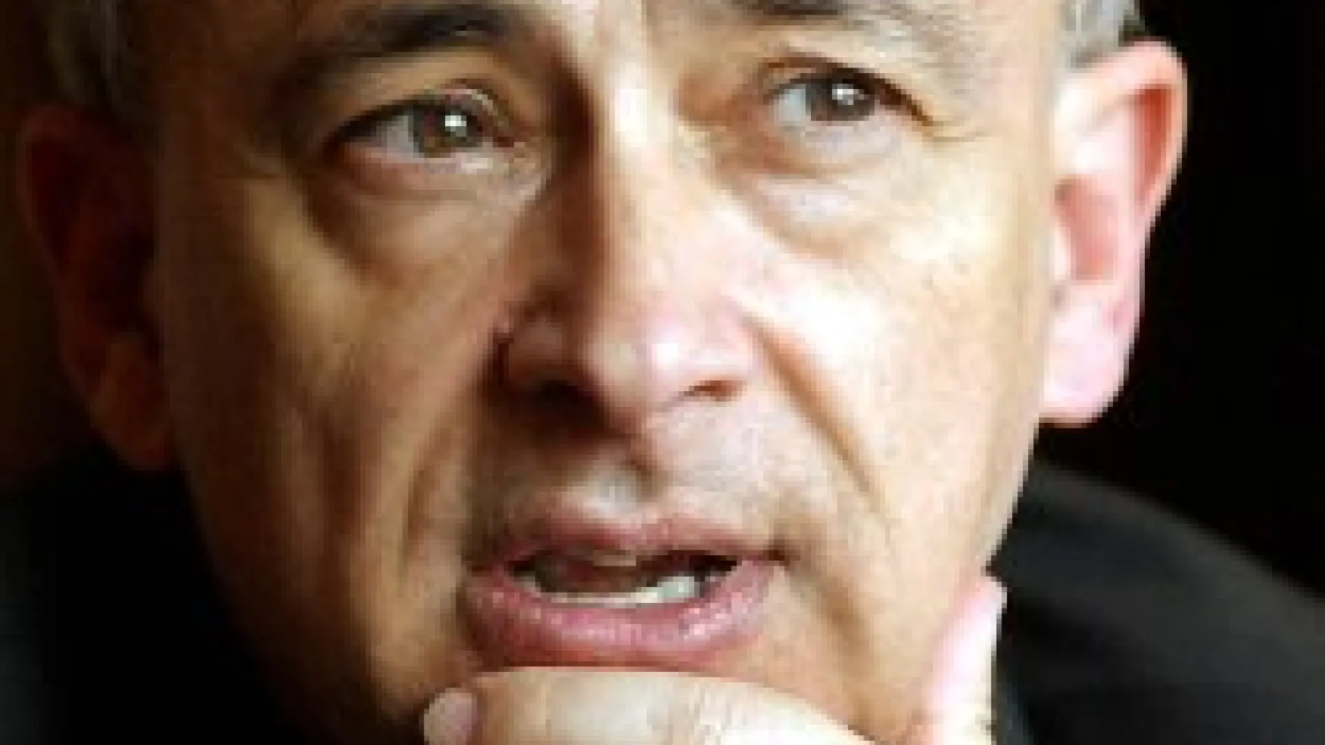 La felicidad, según el neurocientífico Antonio Damasio, se consigue "si tienes a alguien que te ama y si amas a otras personas" thumbnail