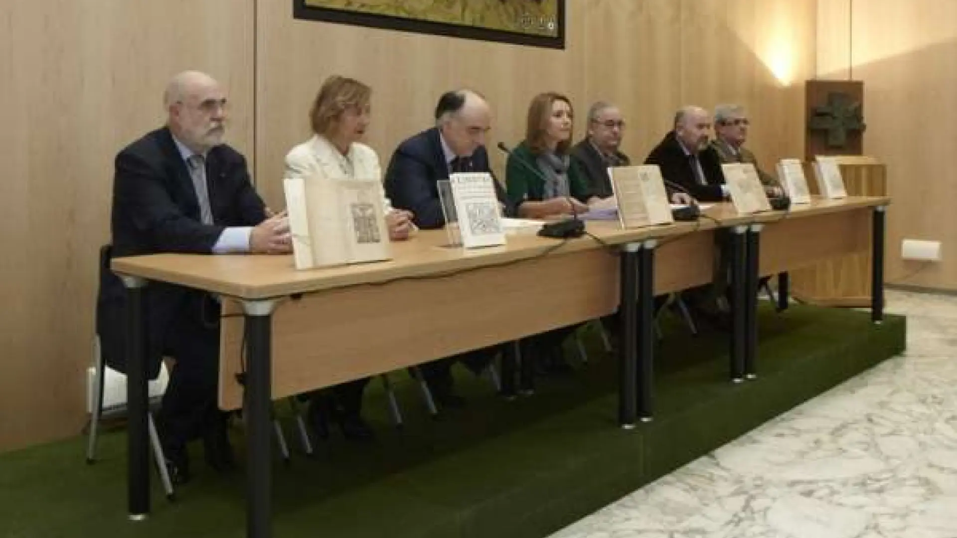 El Parlamento vasco presenta una edición facsímil del 'Vasconum Linguae