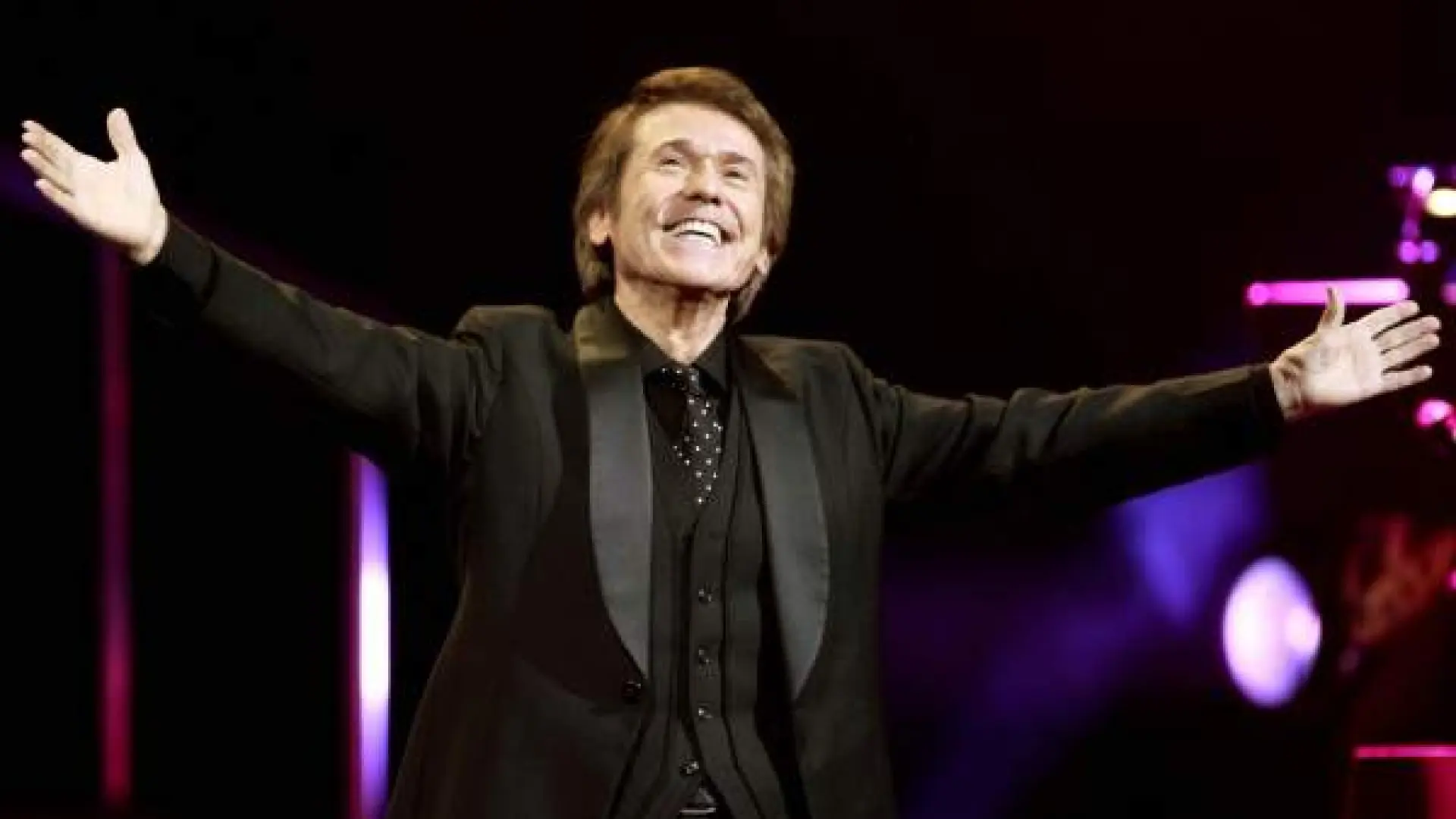 Raphael trata de subirse al carro de los 'hits' veraniegos con el remix ...