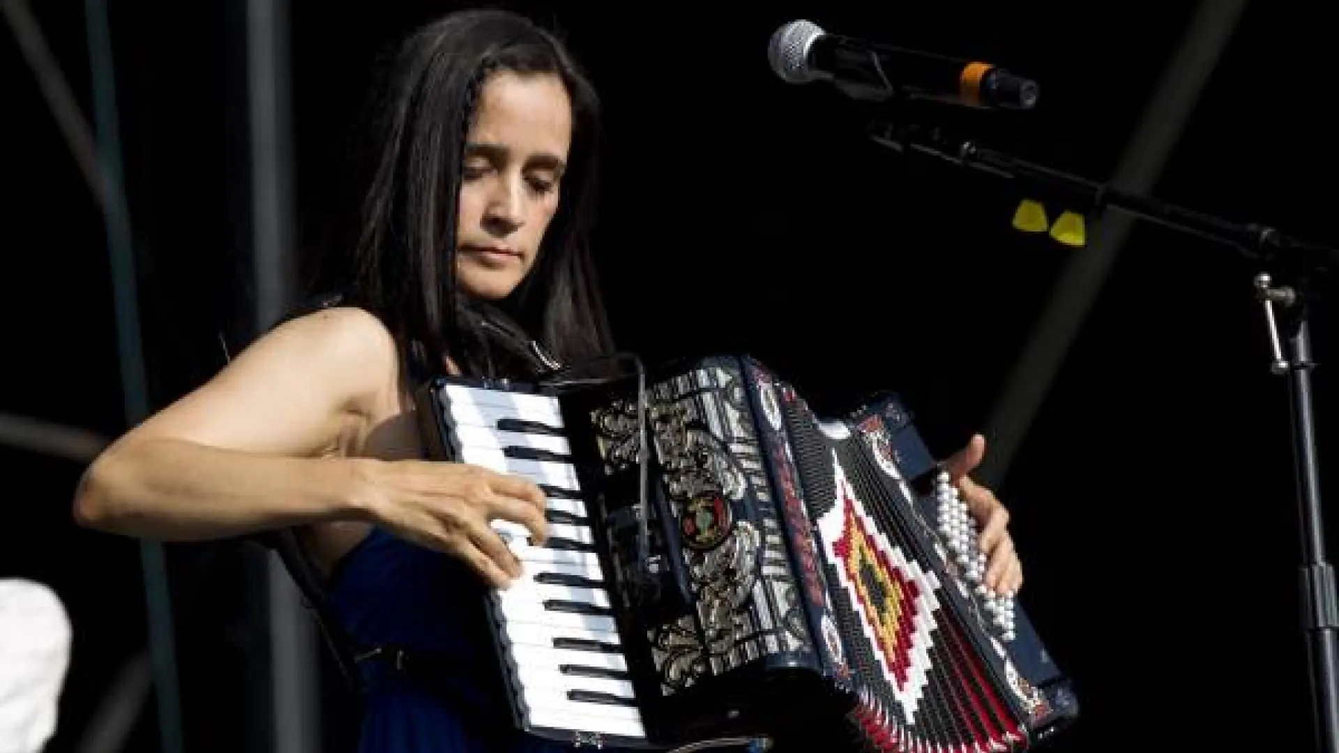 Julieta Venegas presentará su nuevo álbum, 'Los momentos', el próximo 2 de marzo Julieta Venegas presentará su nuevo álbum, 'Los momentos', el próximo 2 de marzo