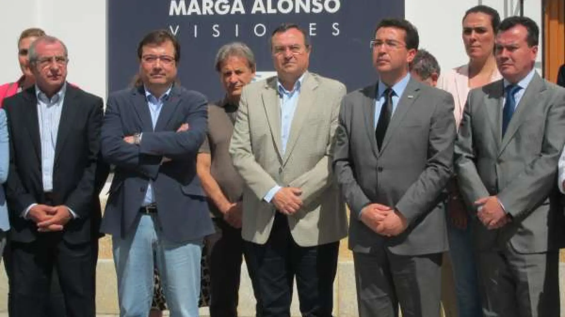 El Parlamento de Extremadura guarda un minuto de silencio en recuerdo de Isabel Carrasco