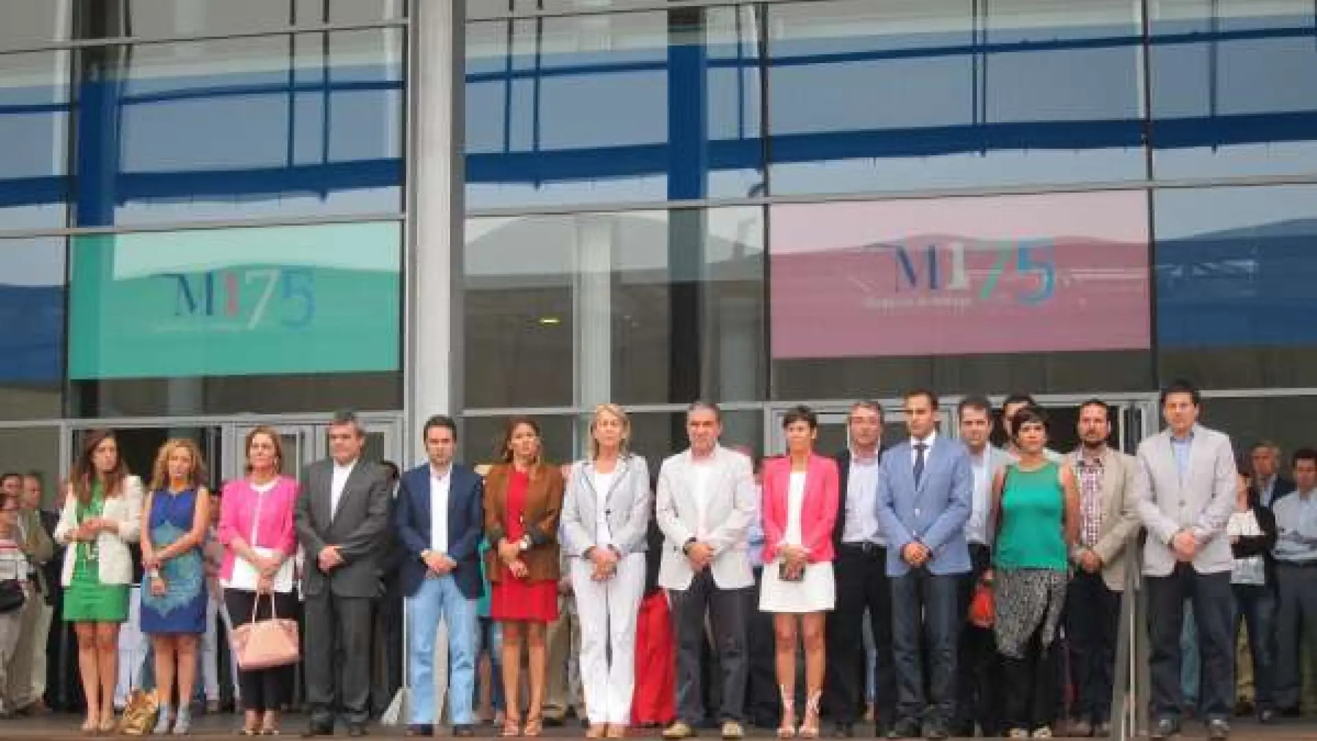 La Diputación guarda un minuto de silencio en memoria de Isabel Carrasco