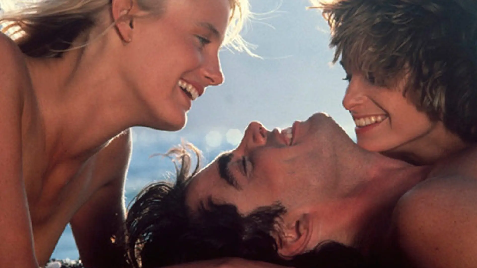 ¡Haced sitio en la cama!: los tríos sexuales más calientes del cine