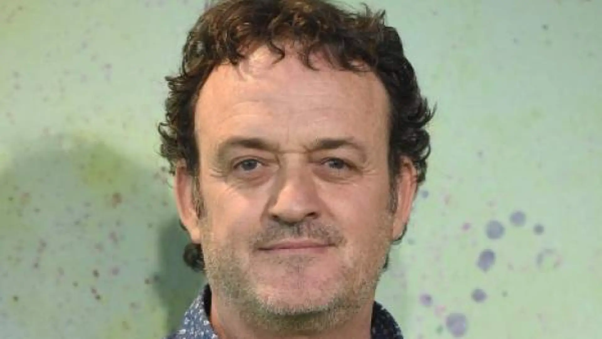 
         César Vea: qué fue del actor de 'Compañeros' que se declaró en huelga de hambre tras arruinarse 
    