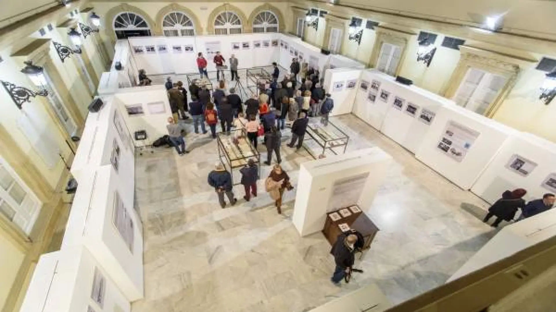 El Patio de Luces de Diputación alberga una muestra sobre los orígenes de 'La Almería Industrial'