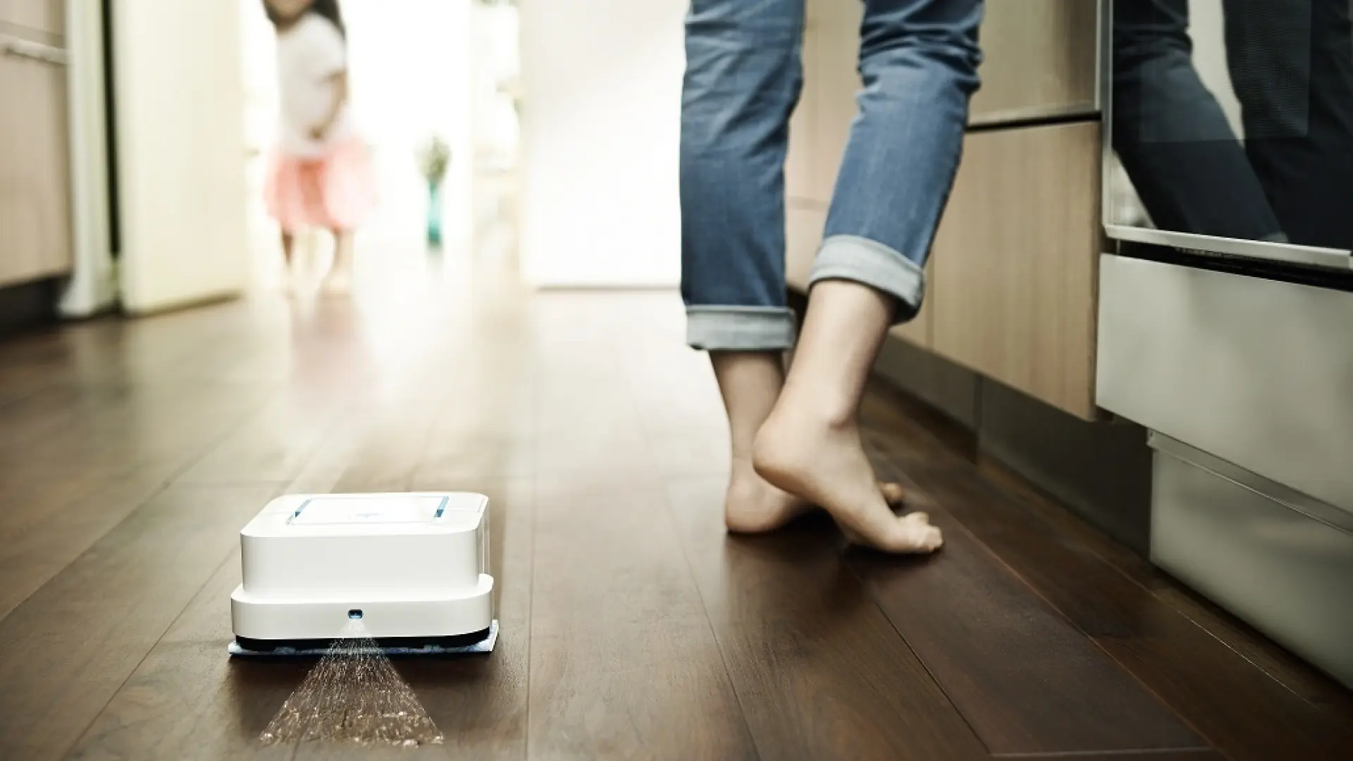 Llega a España Braava jet, el nuevo robot mopa de iRobot contra las ...