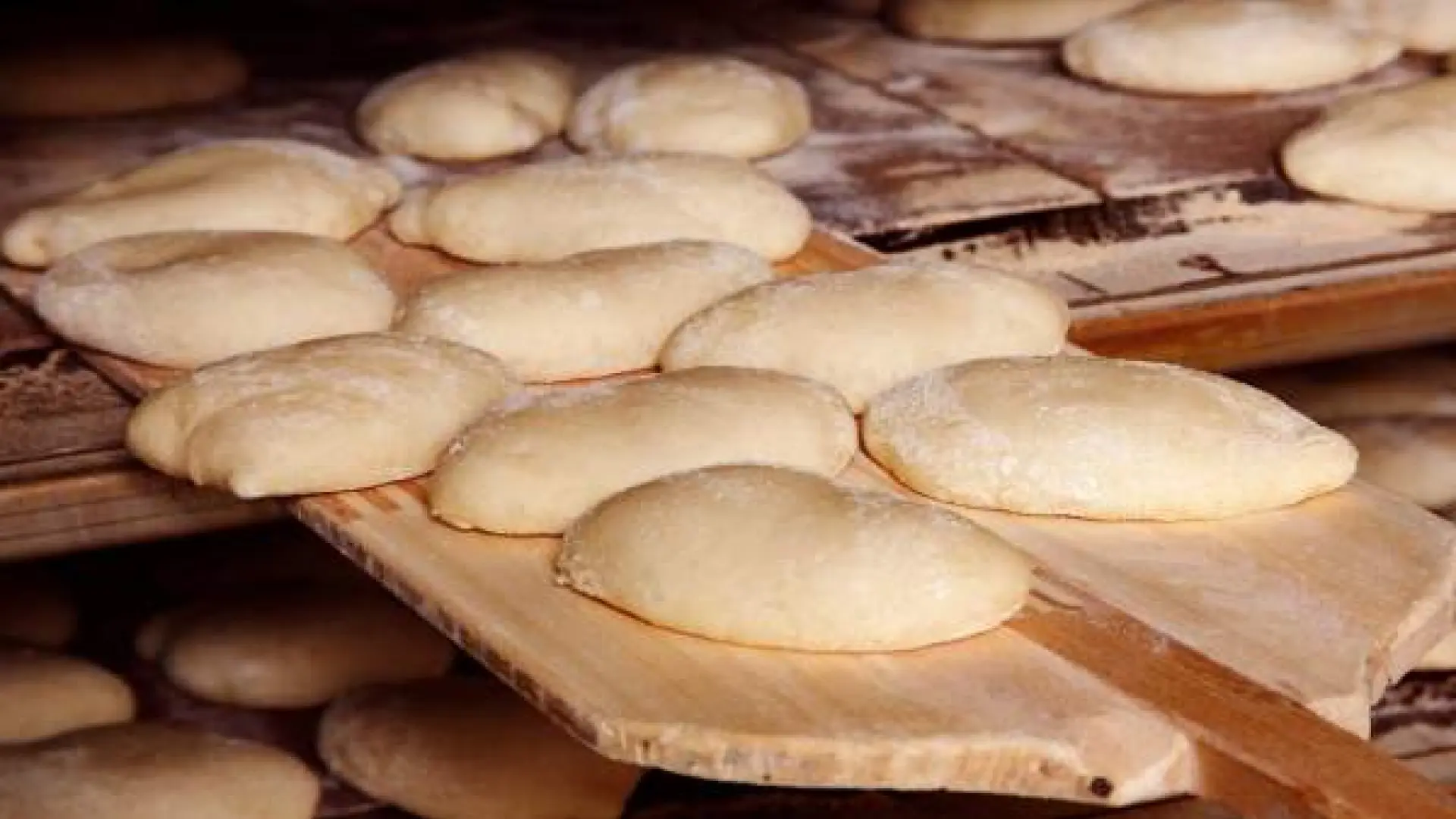 Cinco bares imprescindibles para desayunar molletes en Antequera: uno de los desayunos típicos de Málaga