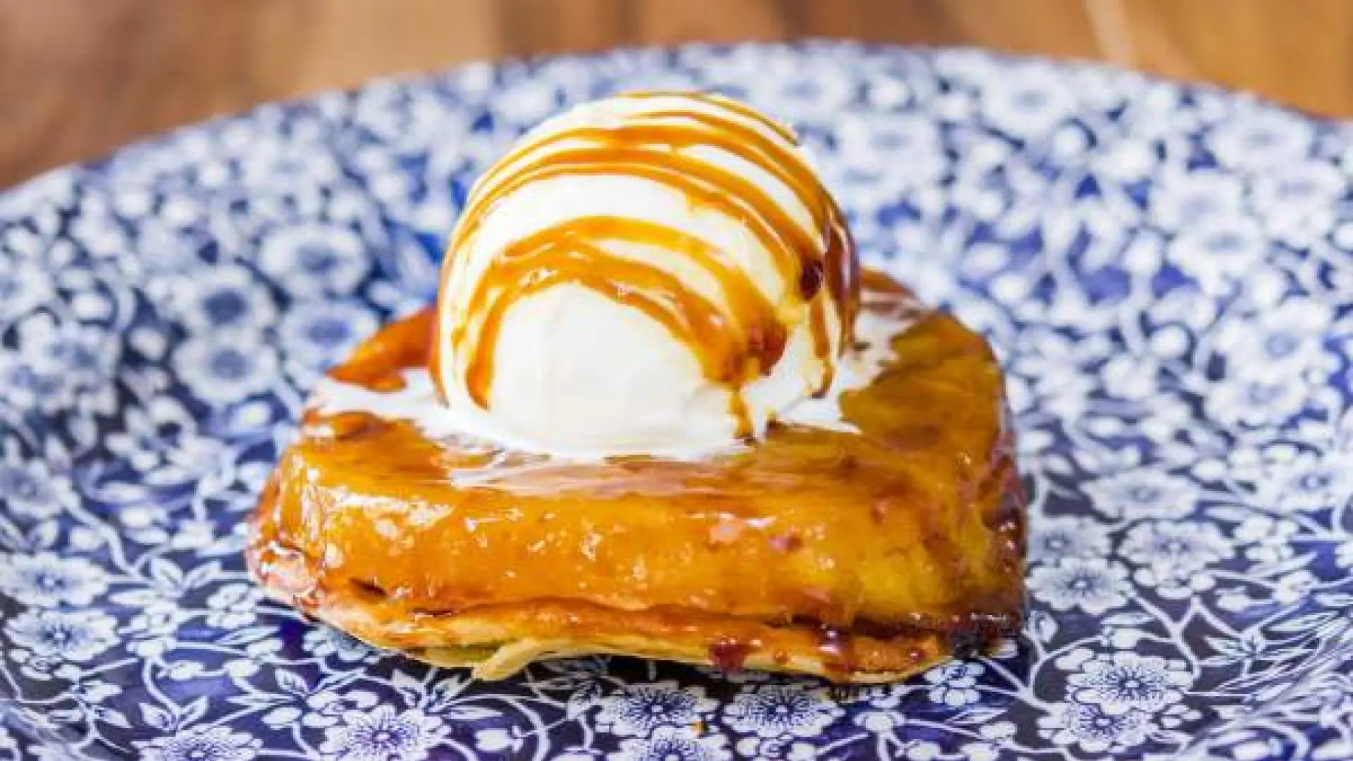 
         Del clafoutis a la tatín: las 5 tartas francesas que debes conocer si eres amante de la repostería 
    