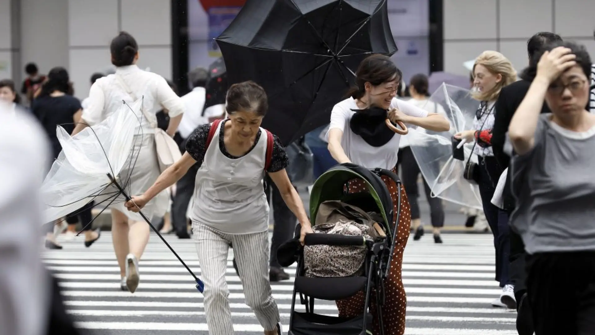 Activan alerta de emergencia máxima en las islas al sur de Tokio por el paso del tifón Halong