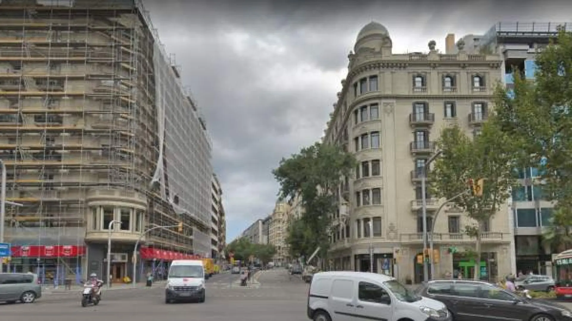 
         Barcelona aprovecha la Semana Santa para renovar el pavimento de Via Augusta y de Republica Argentina 
    