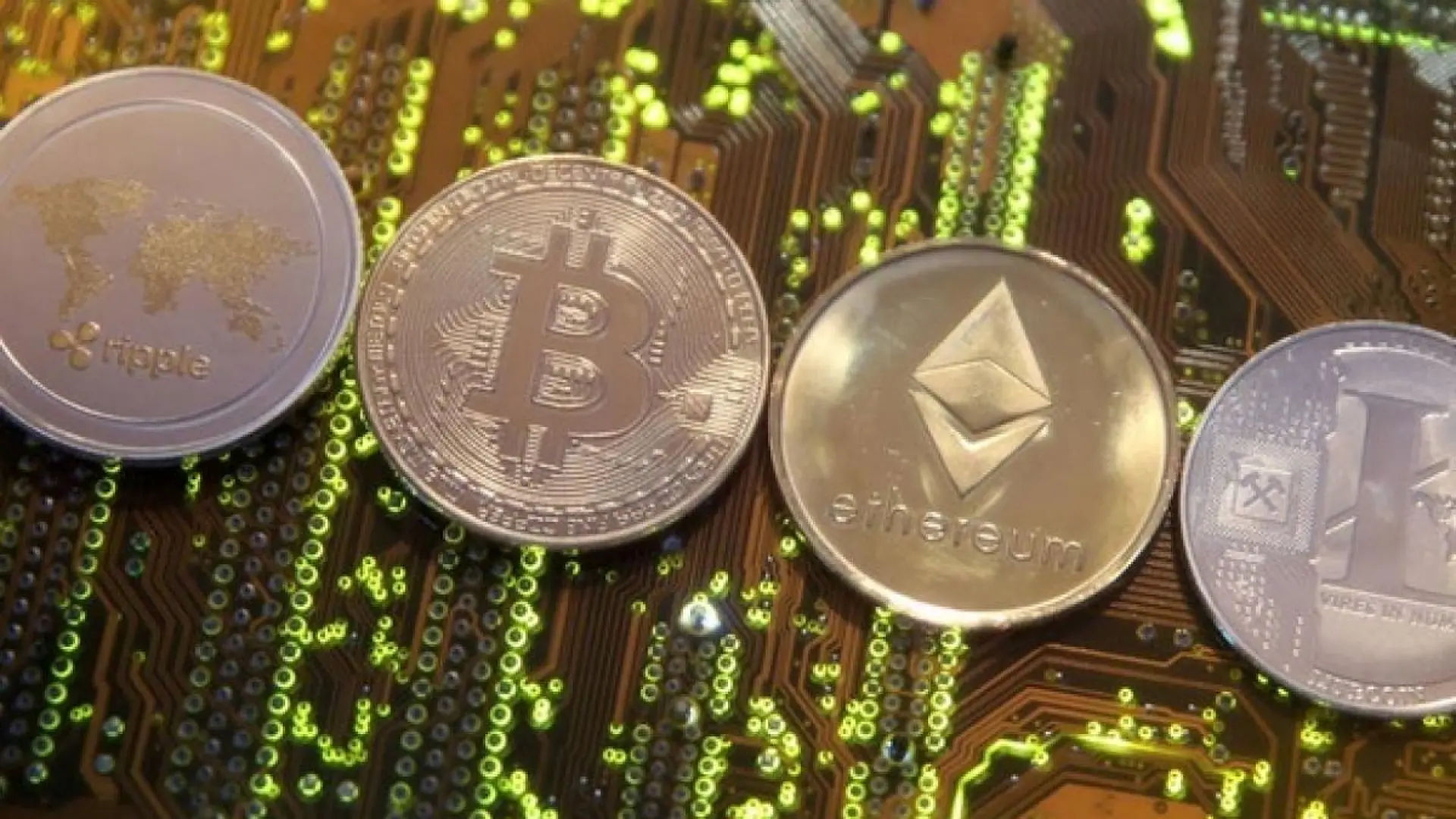 Control a las criptomonedas en España: cómo se declaran y qué normas  fiscales les afectan