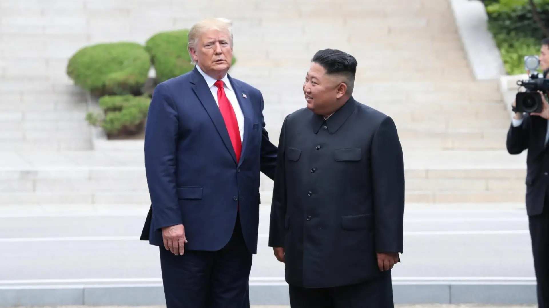 Trump envió a un grupo de 'navy seals' a Corea del Norte en una misión secreta que salió mal, revela 'The New York Times'