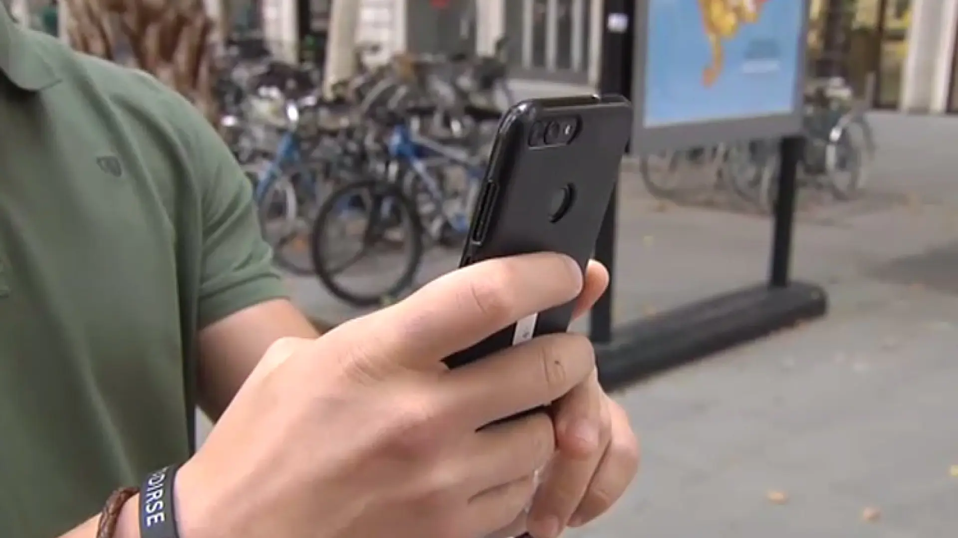 Ocho de cada diez varones adolescentes en el País Vasco reciben imágenes de chicas  desnudas por Internet