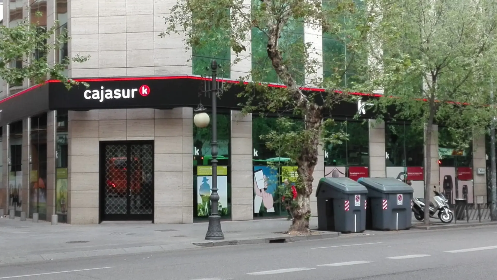 Kutxabank acelera la integración de Cajasur completando la fusión