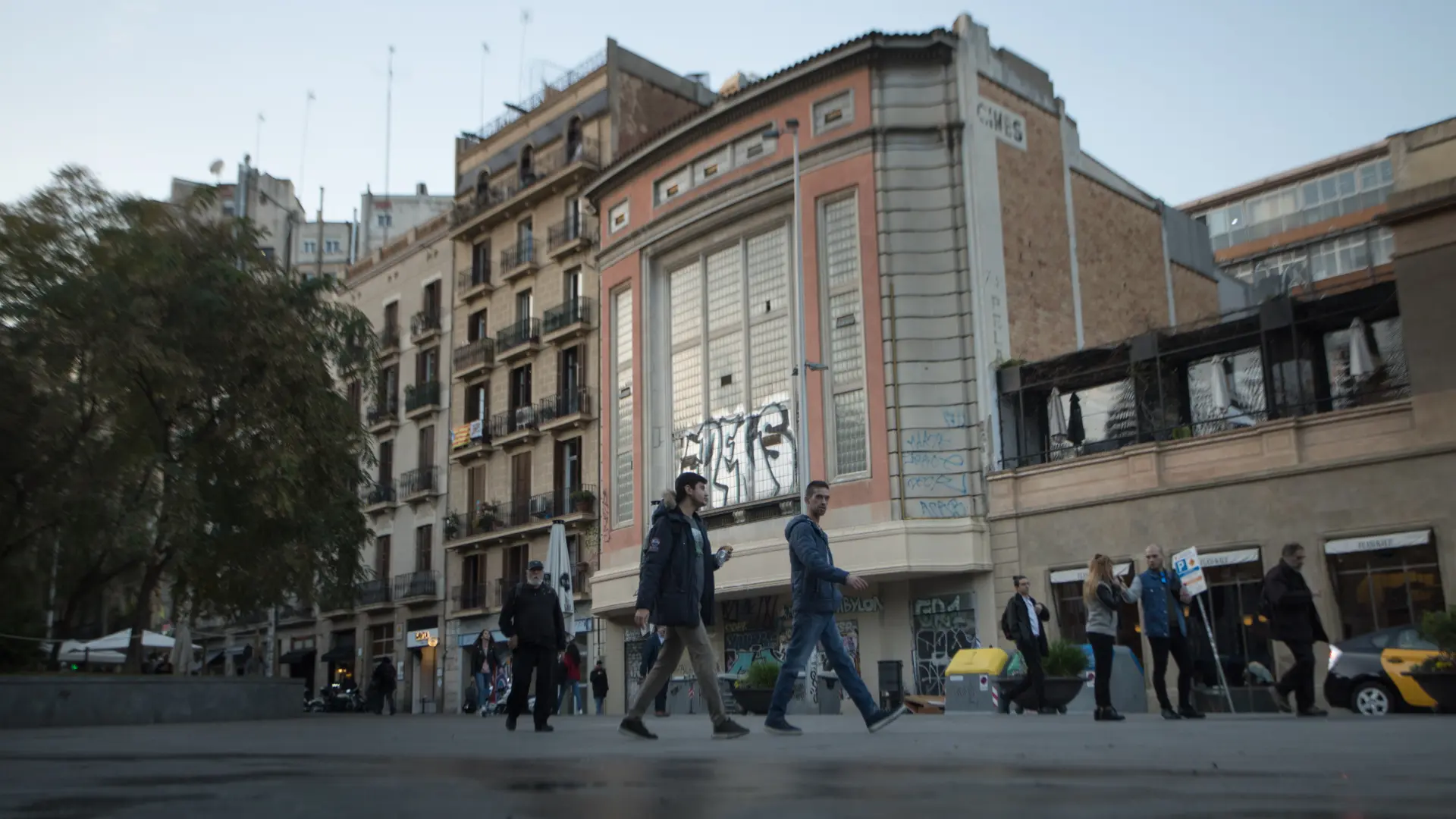 Parte de los cines que cierran en Barcelona consiguen nuevos usos