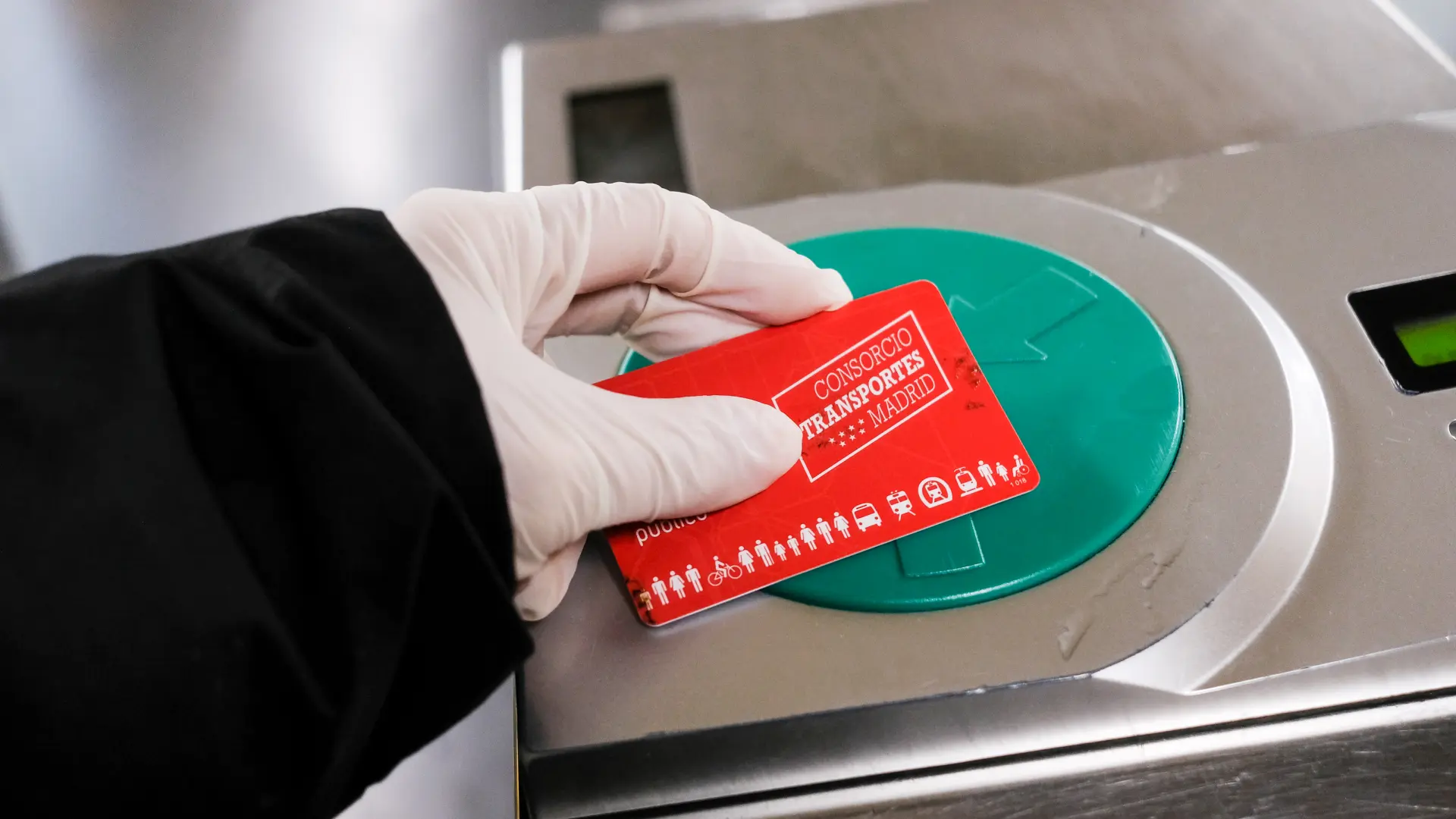 La desconocdia tarjeta de transporte de Madrid con la que puedes viajar de forma ilimitada por metro, bus y cercanías por solo 10 euros