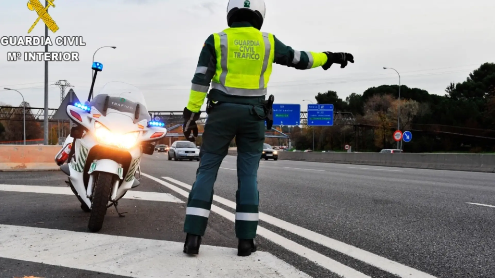 La multa que recibirá el conductor de un patinete interceptado circulando por una autovía en Ourense