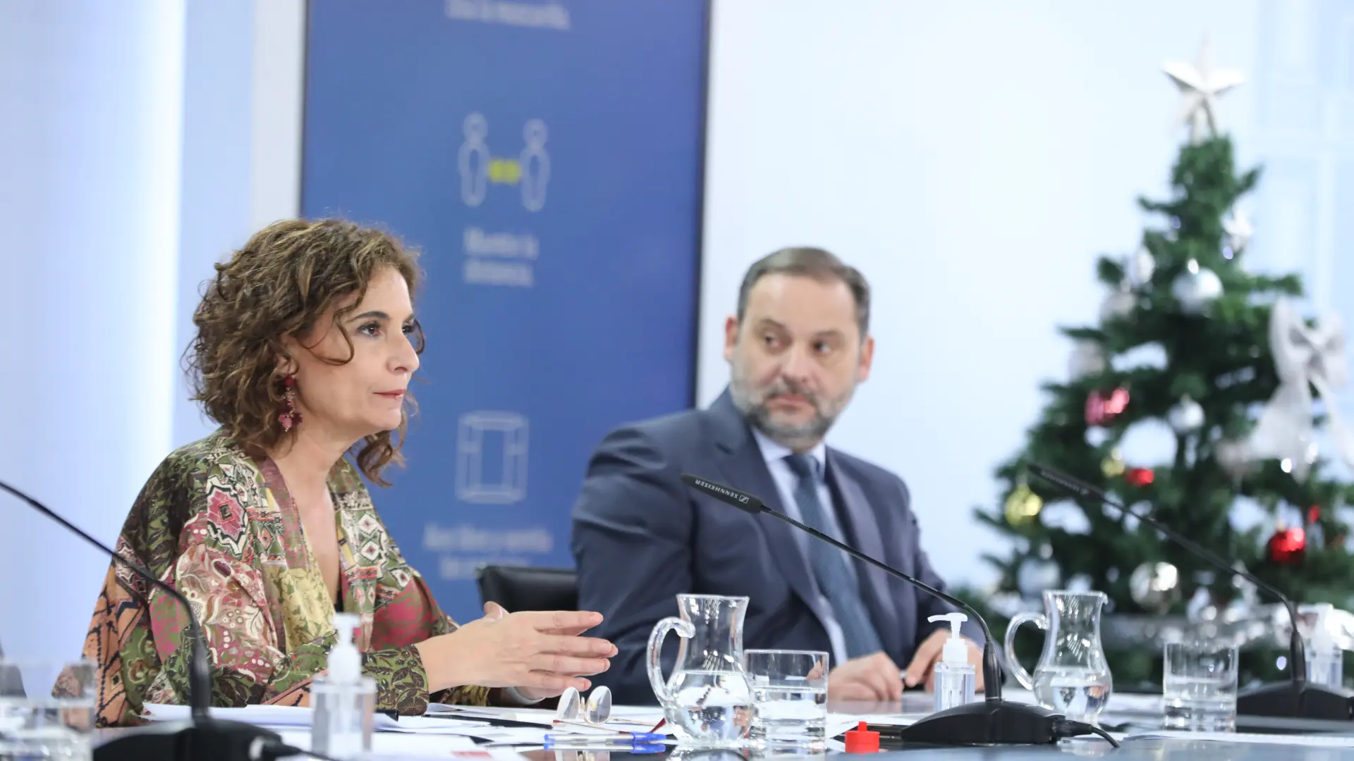 
         Montero asegura que mandó los "mensajes cariñosos" a Ábalos porque desconocía su situación 
    