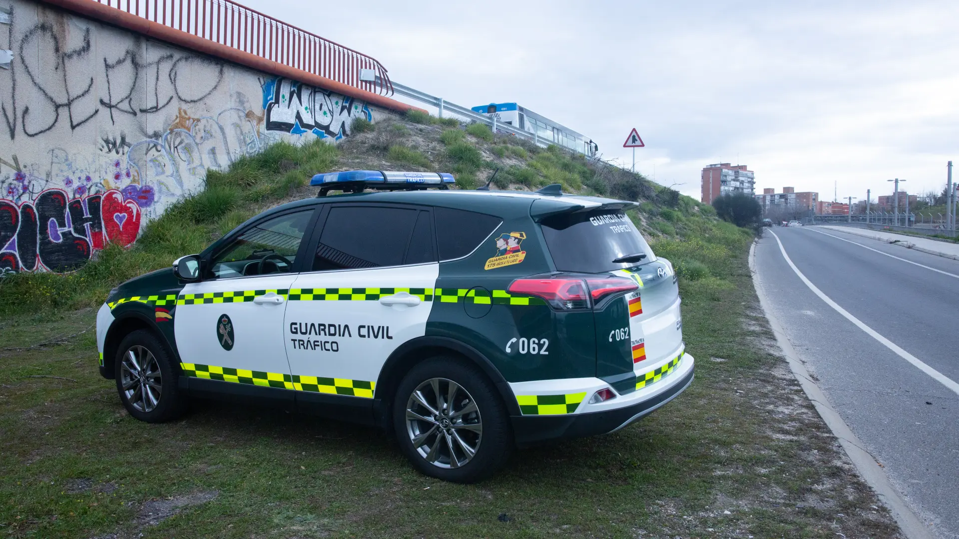 El castigo de varios meses de prisión que le caerá al motorista borracho interceptado circulando en sentido contrario por la A-7