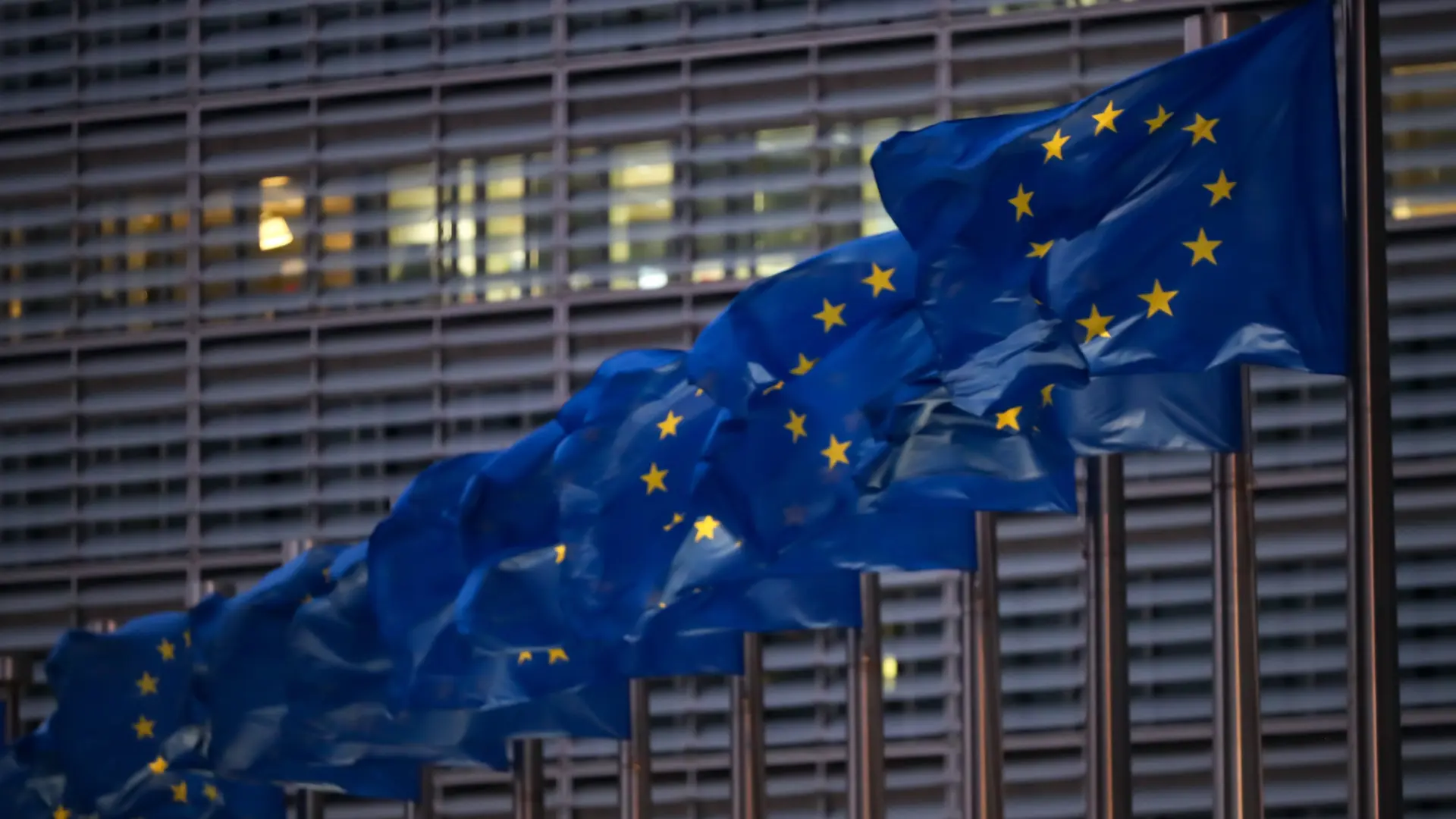 El 91% de los europeos creen que las cuentas de la UE necesitan más vigilancia y los ciudadanos siguen priorizando la defensa