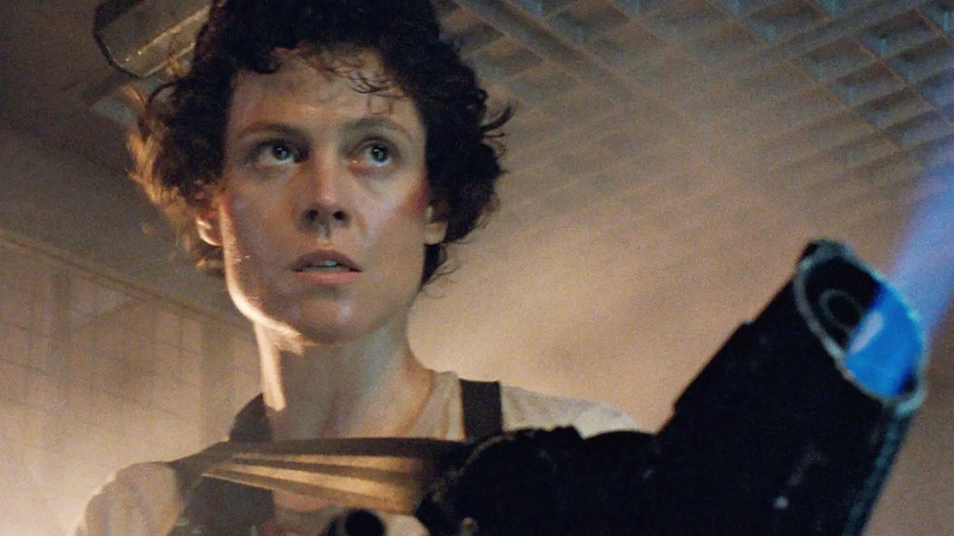 Sigourney Weaver alucina con 'Alien: Planeta Tierra', pero se está tomando su tiempo para verla: este es el motivo