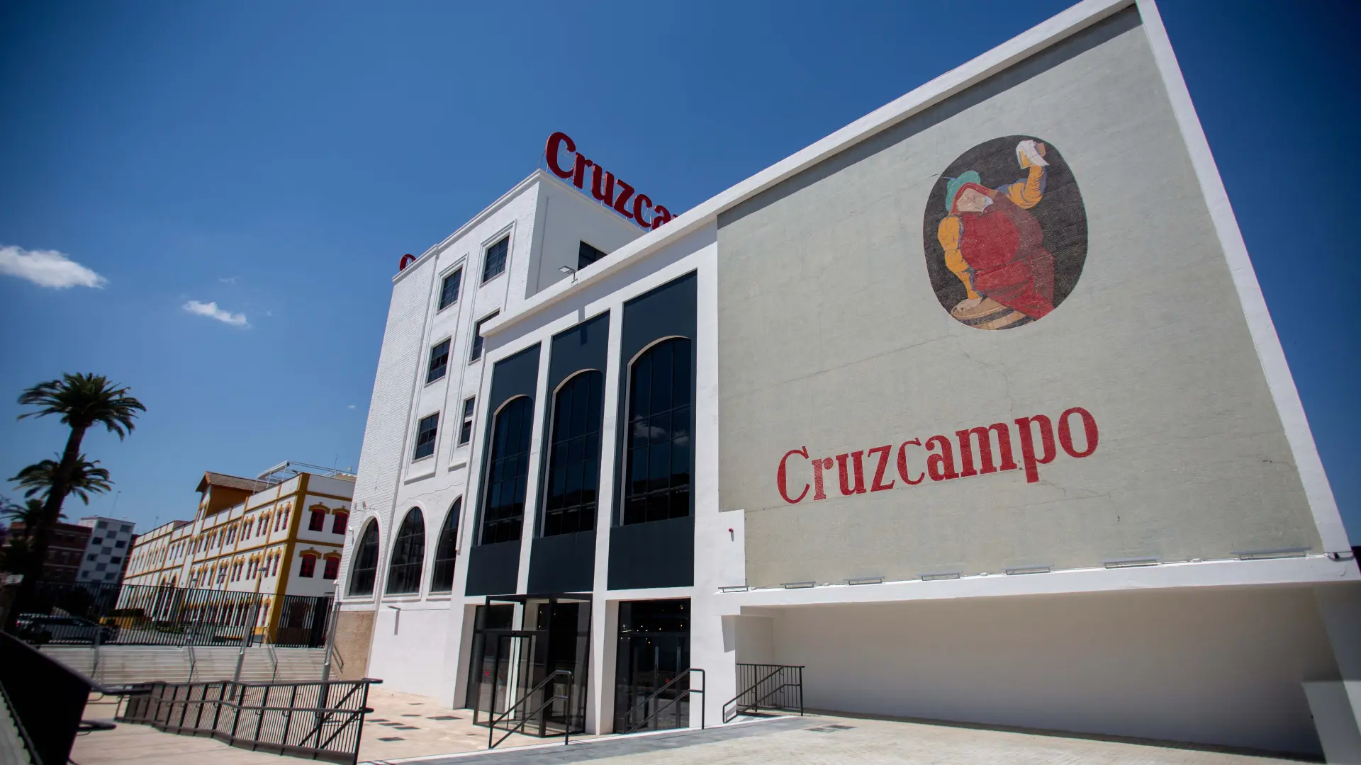 Huelga de 48 horas de los repartidores de cerveza Cruzcampo a dos días del inicio de la Semana Santa